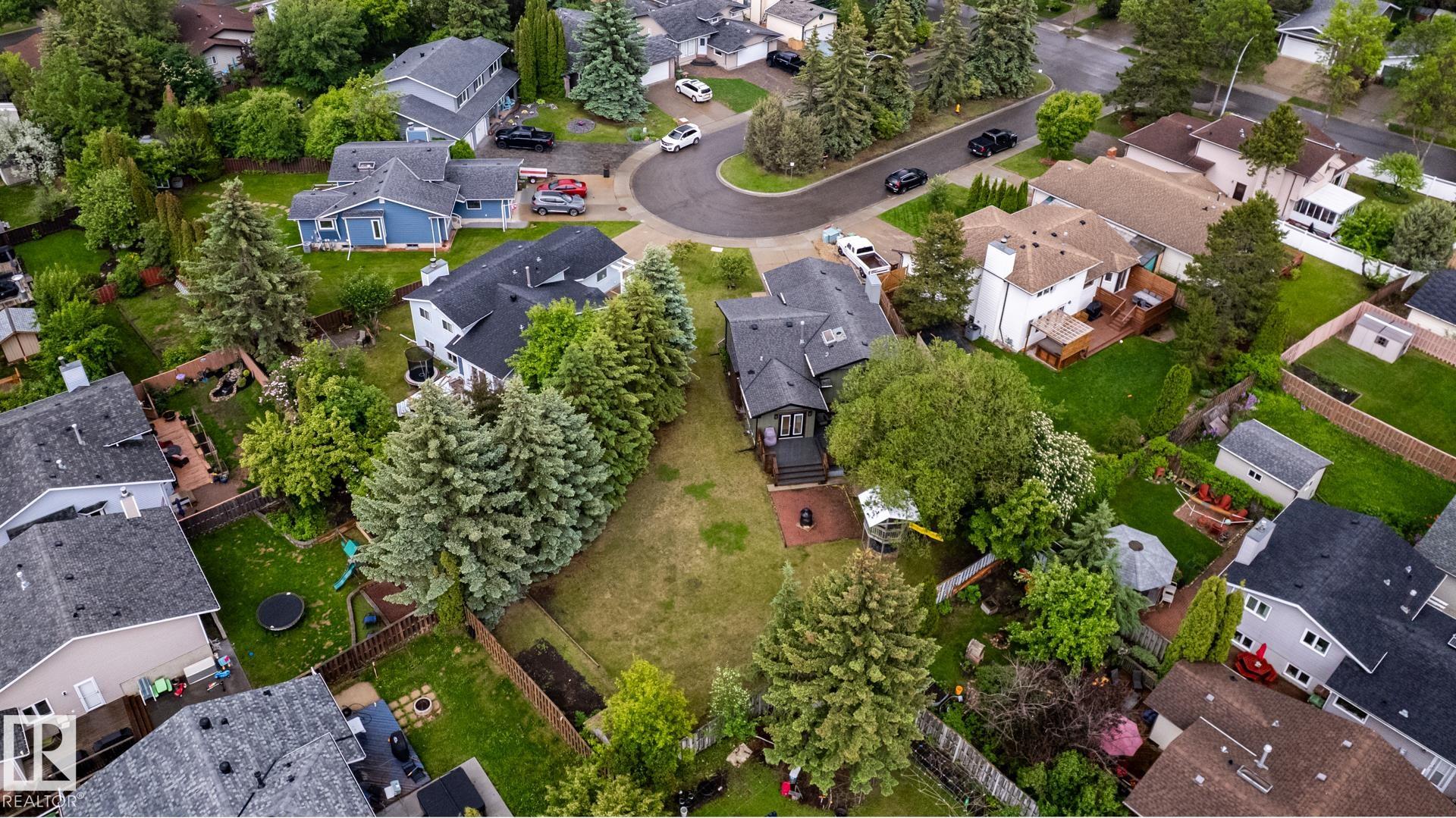 Photo 6 at 27 Danforth Crescent, Deer Ridge, St. Albert