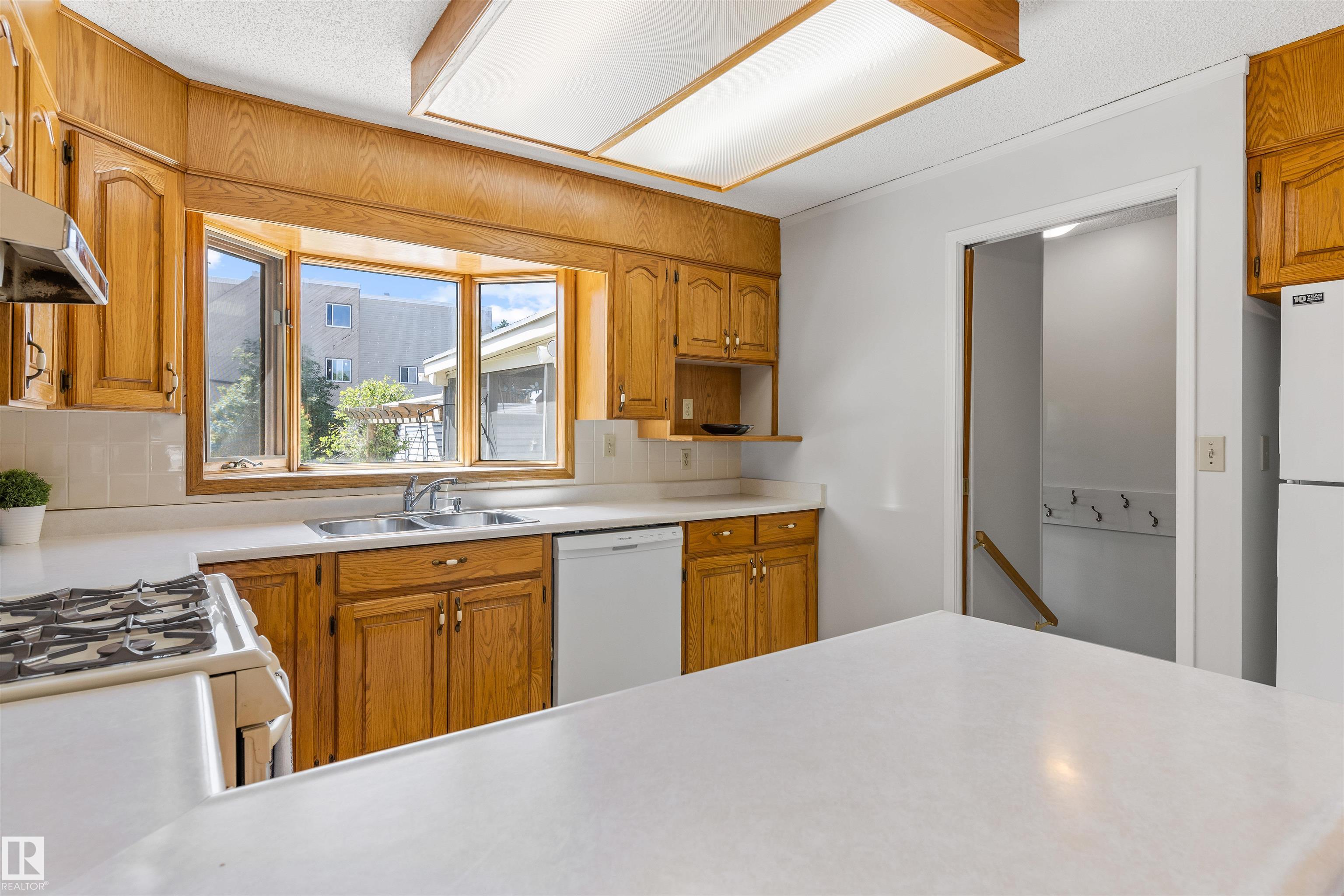 Photo 12 at 37 Leon Place, Lacombe Park, St. Albert
