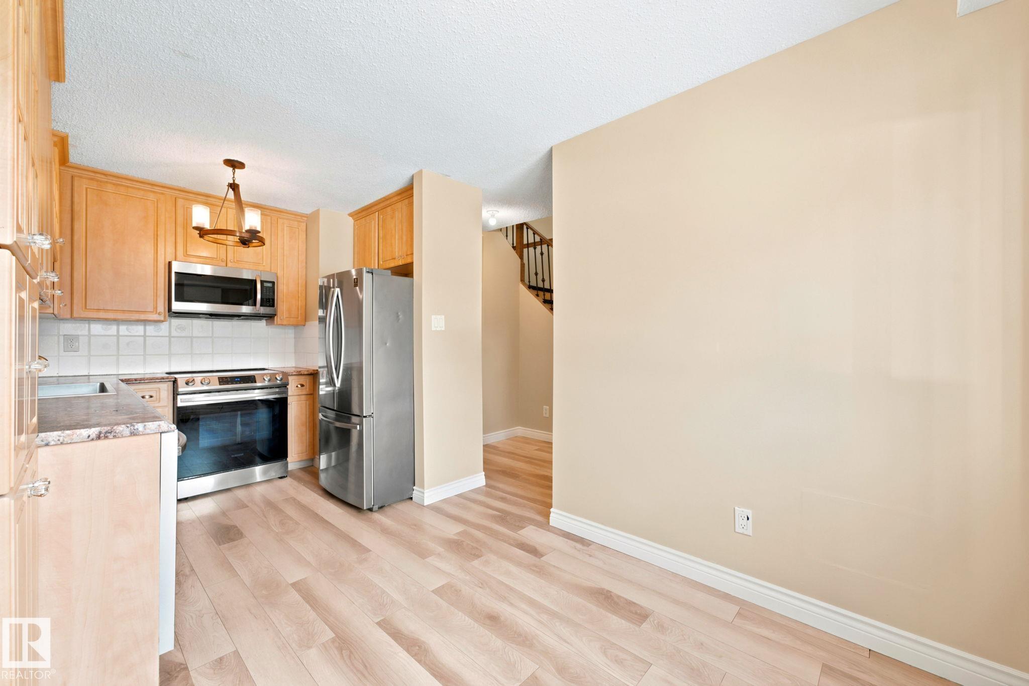 Photo 11 at 41 - 4707 126 Avenue NW, Homesteader, Edmonton