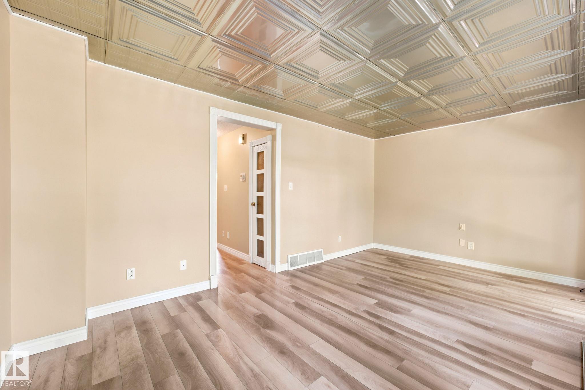 Photo 13 at 41 - 4707 126 Avenue NW, Homesteader, Edmonton