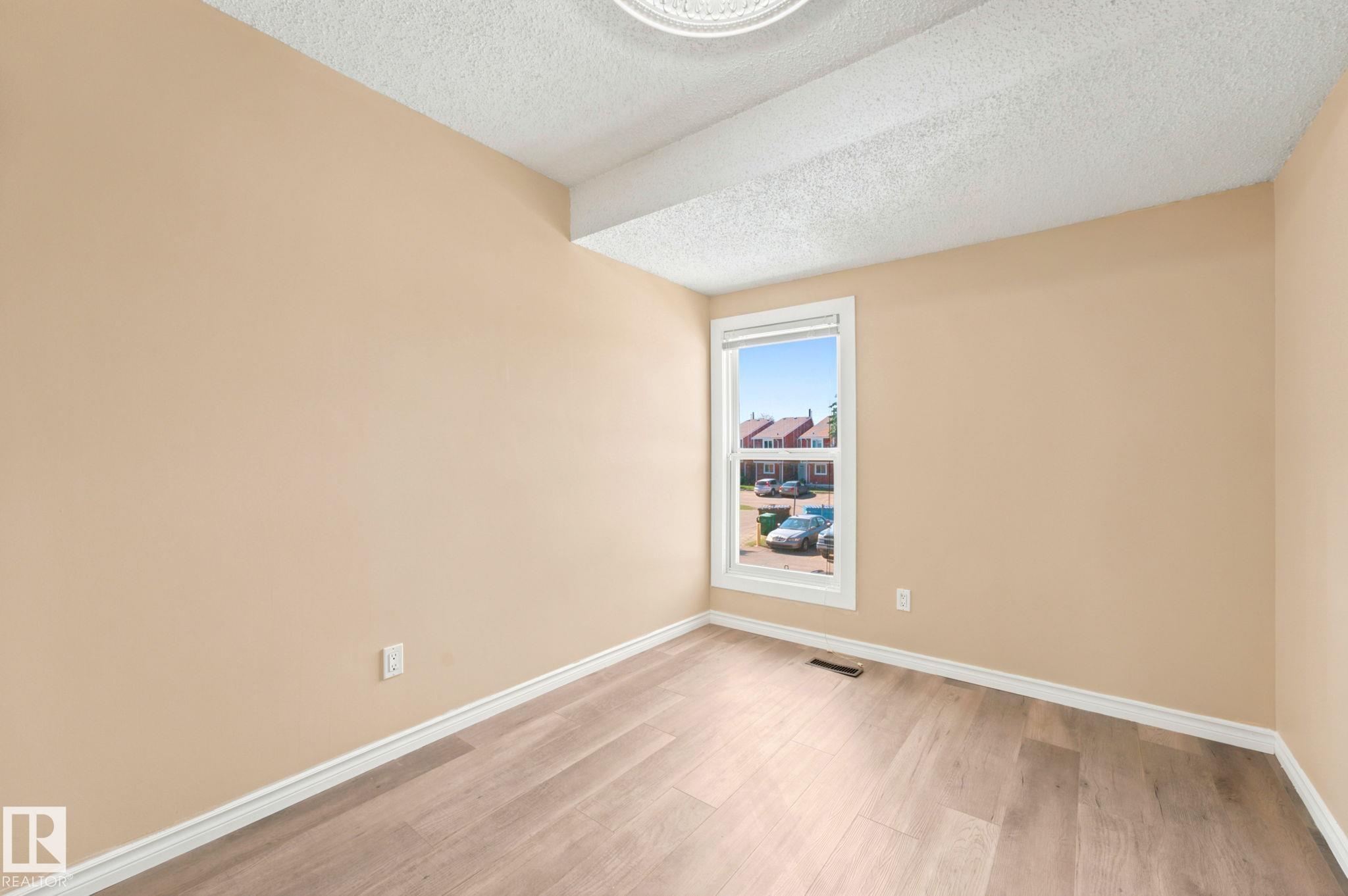 Photo 18 at 41 - 4707 126 Avenue NW, Homesteader, Edmonton