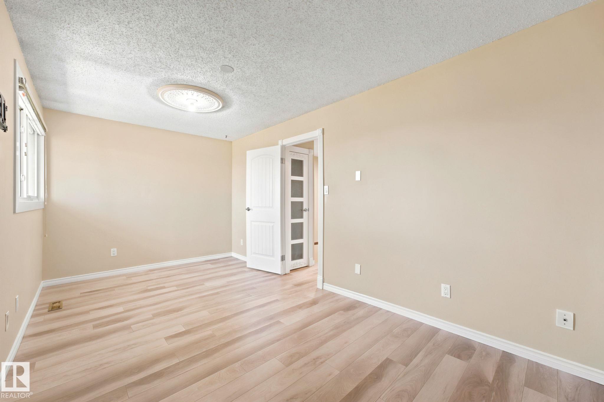 Photo 22 at 41 - 4707 126 Avenue NW, Homesteader, Edmonton