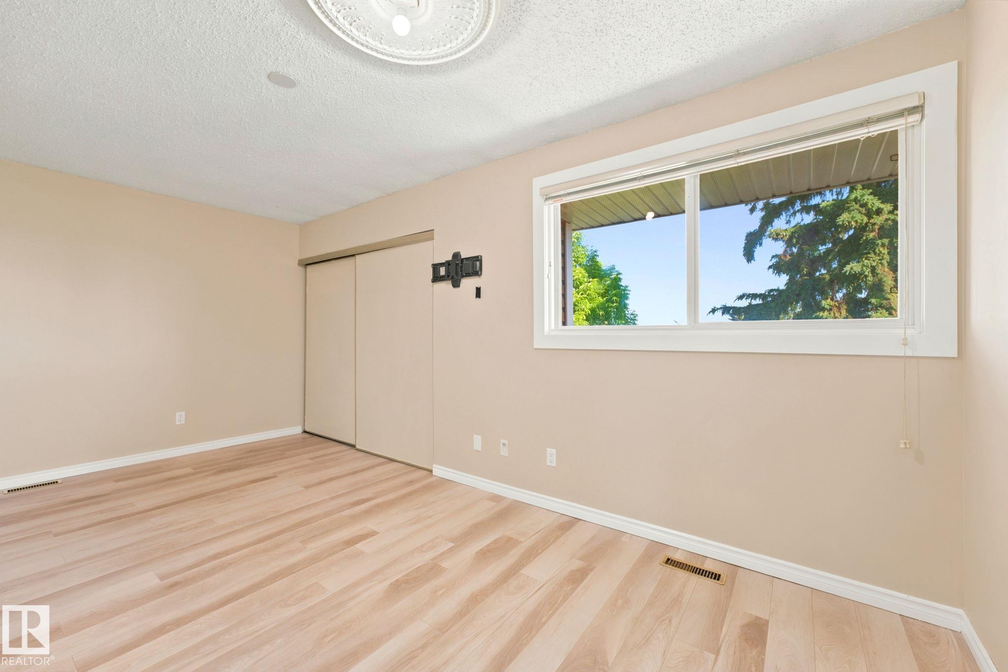 Photo 23 at 41 - 4707 126 Avenue NW, Homesteader, Edmonton