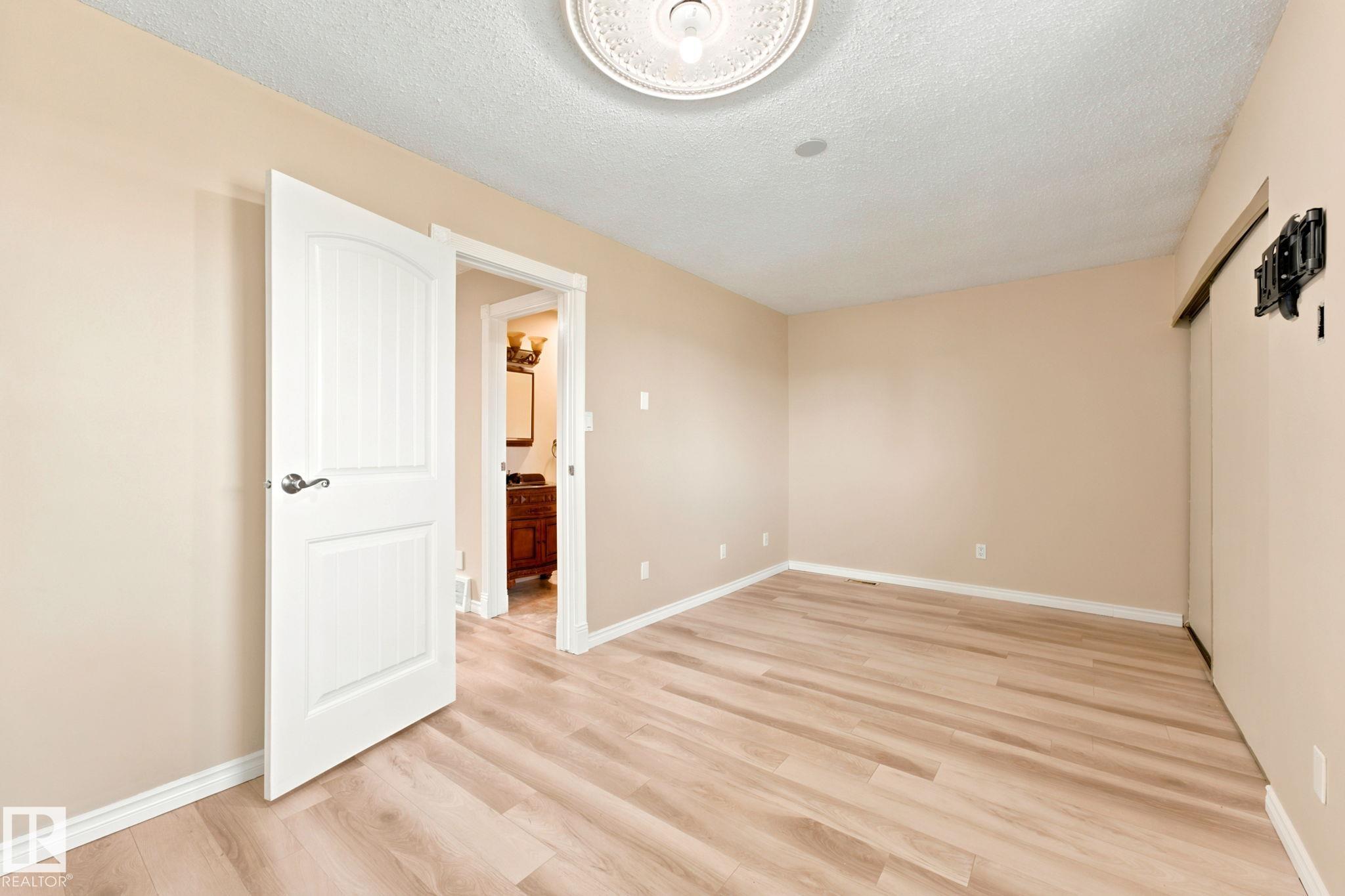 Photo 24 at 41 - 4707 126 Avenue NW, Homesteader, Edmonton