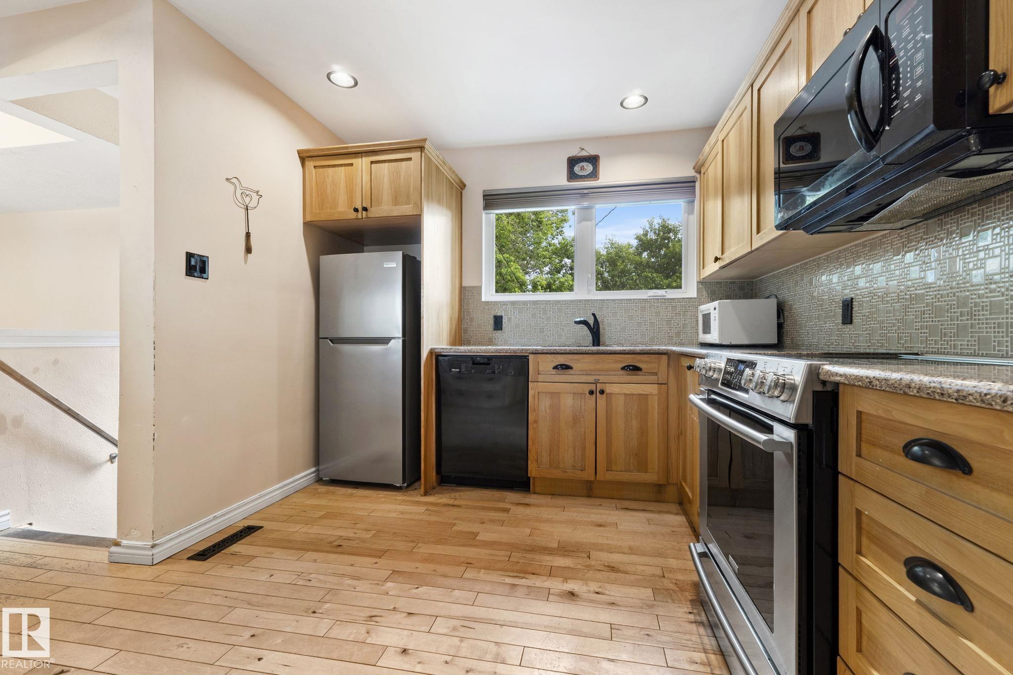 Photo 15 at 13411 105 Street NW, Rosslyn, Edmonton