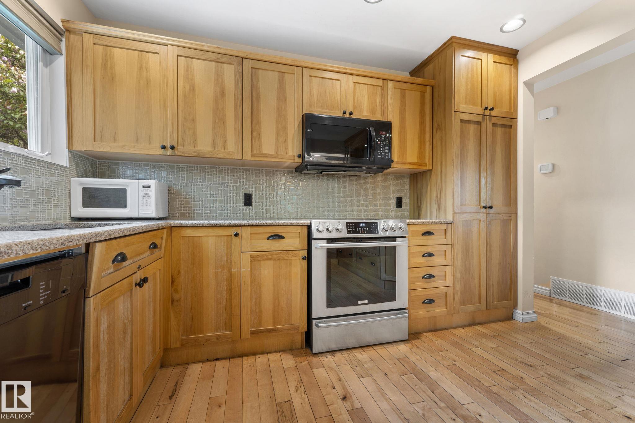 Photo 17 at 13411 105 Street NW, Rosslyn, Edmonton