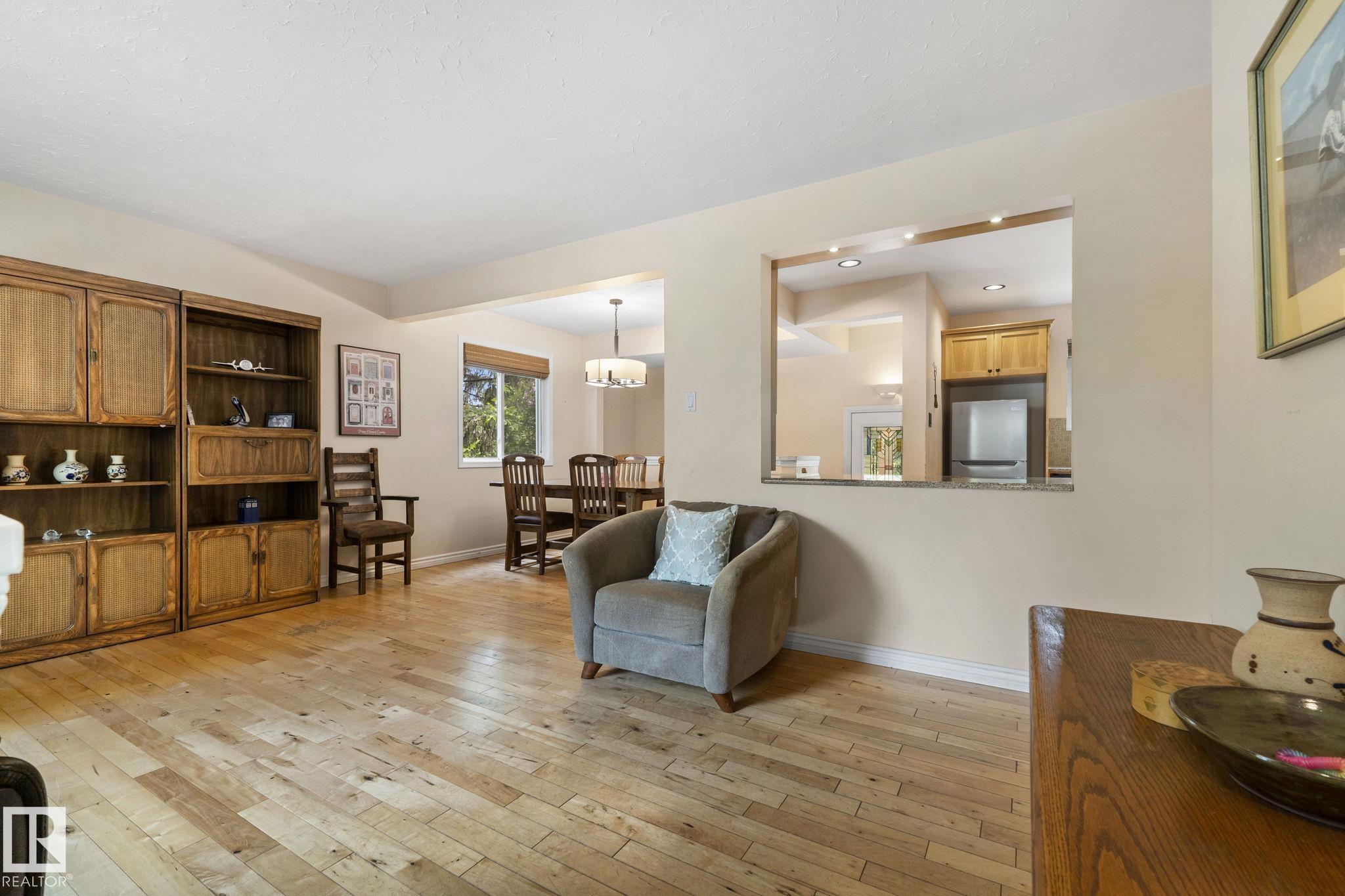 Photo 6 at 13411 105 Street NW, Rosslyn, Edmonton