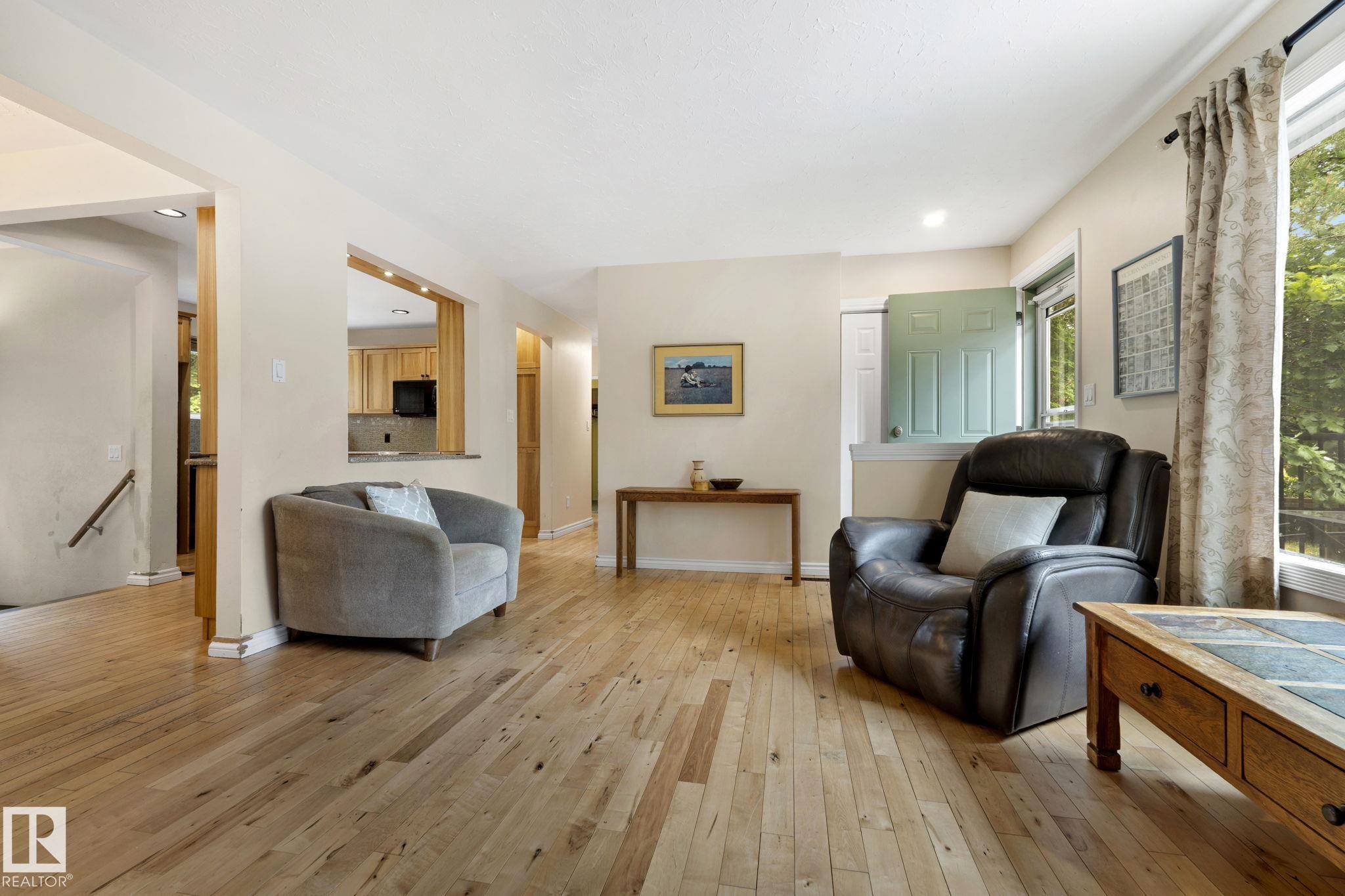 Photo 10 at 13411 105 Street NW, Rosslyn, Edmonton