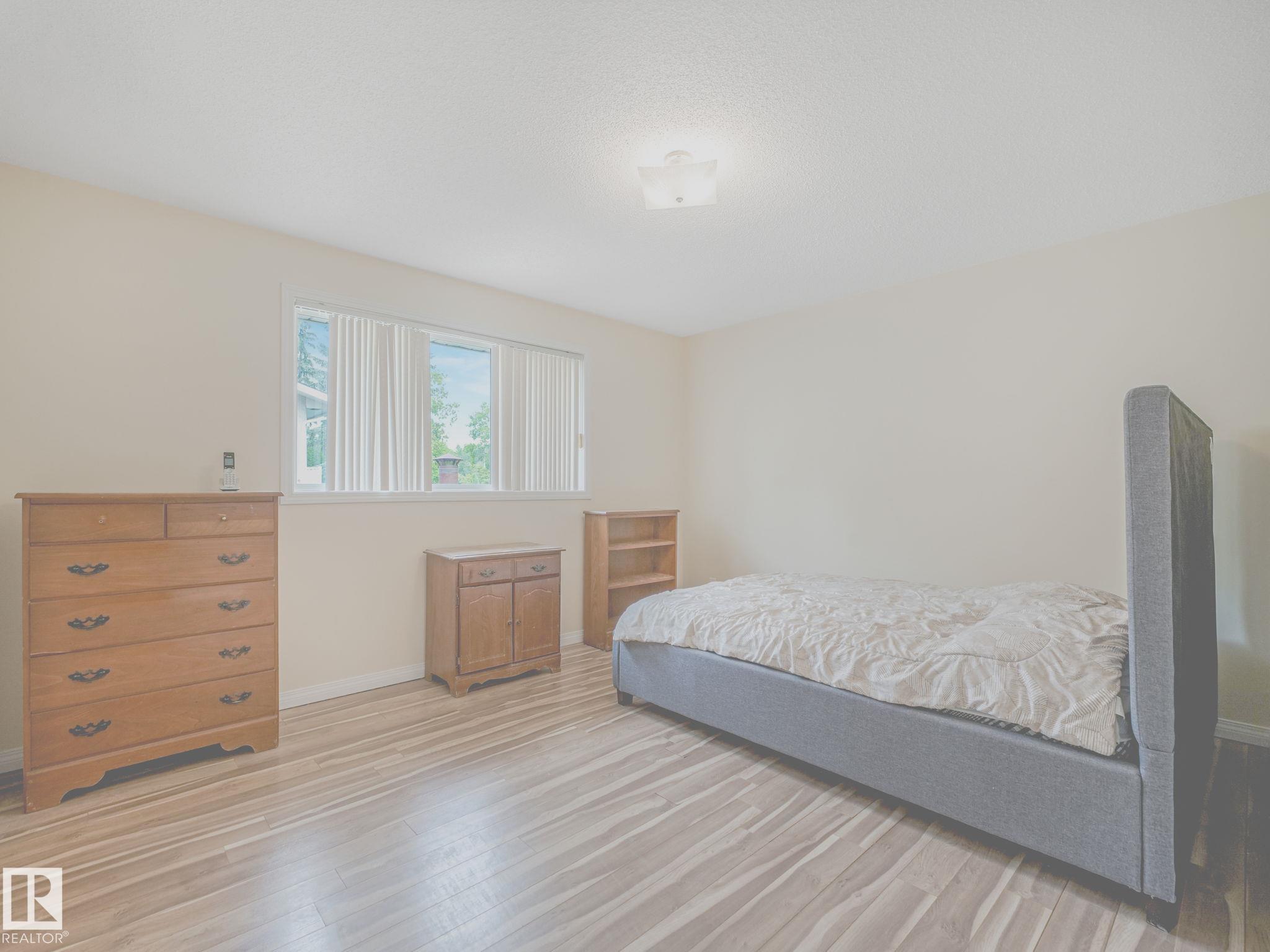 Photo 23 at 5 Akins Drive, Akinsdale, St. Albert
