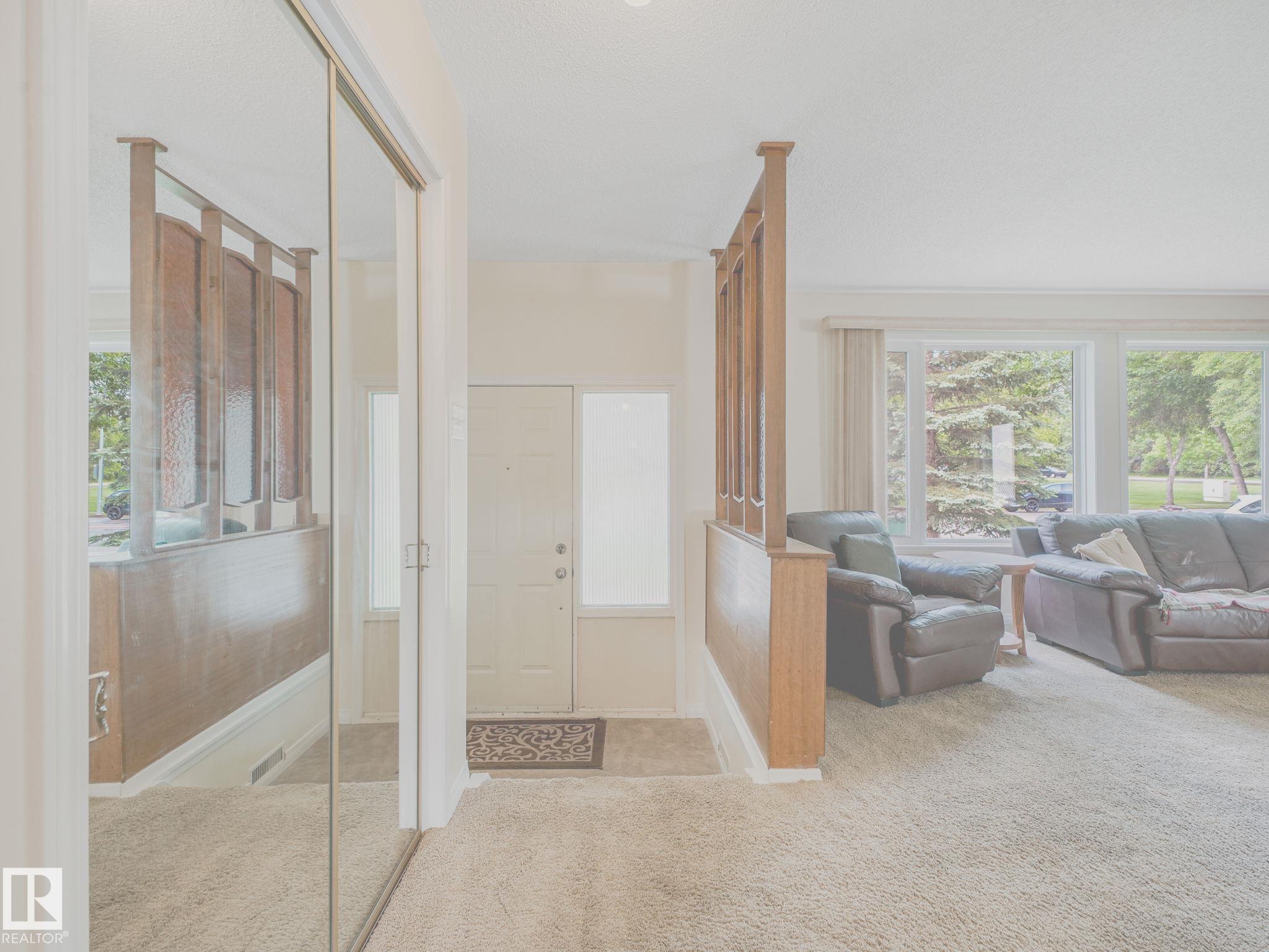 5 Akins Drive, Akinsdale, St. Albert