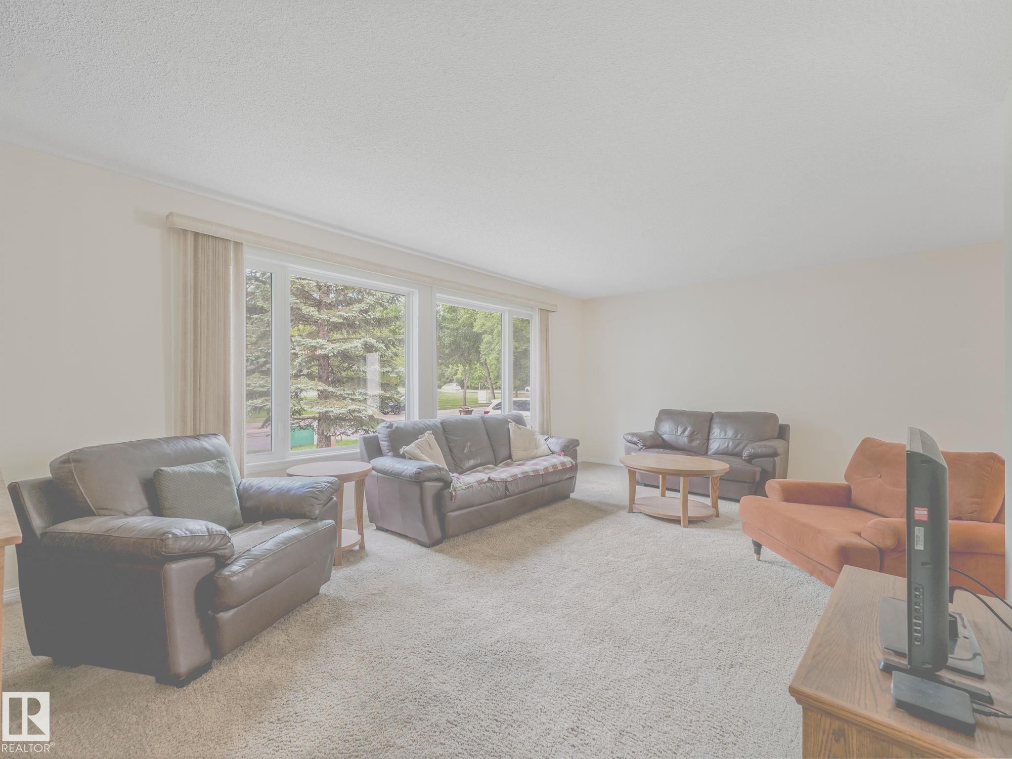 5 Akins Drive, Akinsdale, St. Albert