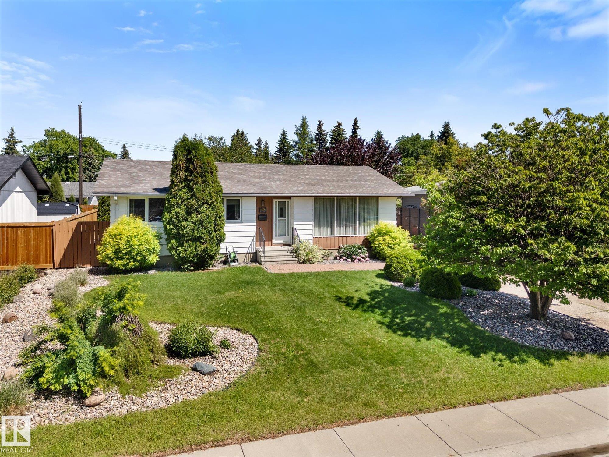 Photo 2 at 15112 76a Avenue NW, Rio Terrace, Edmonton