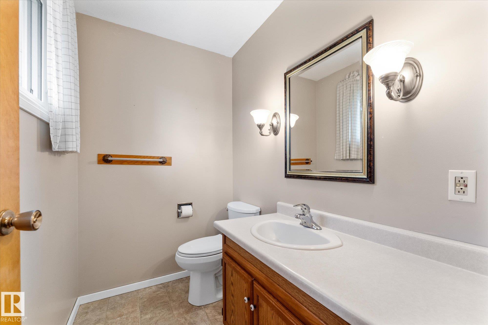 Photo 22 at 15112 76a Avenue NW, Rio Terrace, Edmonton