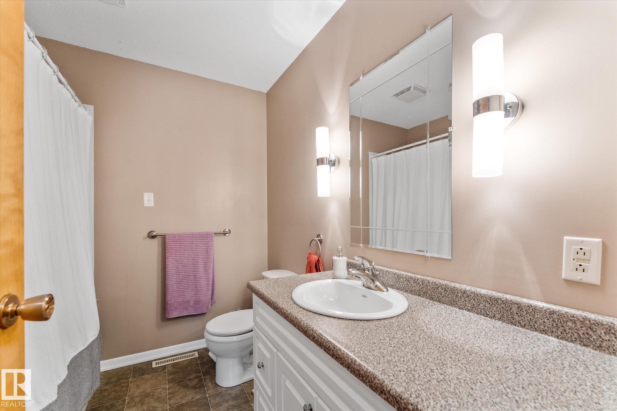Photo 25 at 15112 76a Avenue NW, Rio Terrace, Edmonton