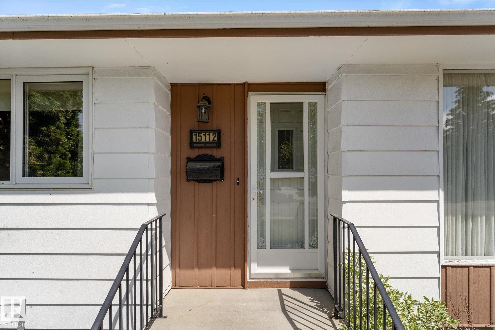 Photo 8 at 15112 76a Avenue NW, Rio Terrace, Edmonton