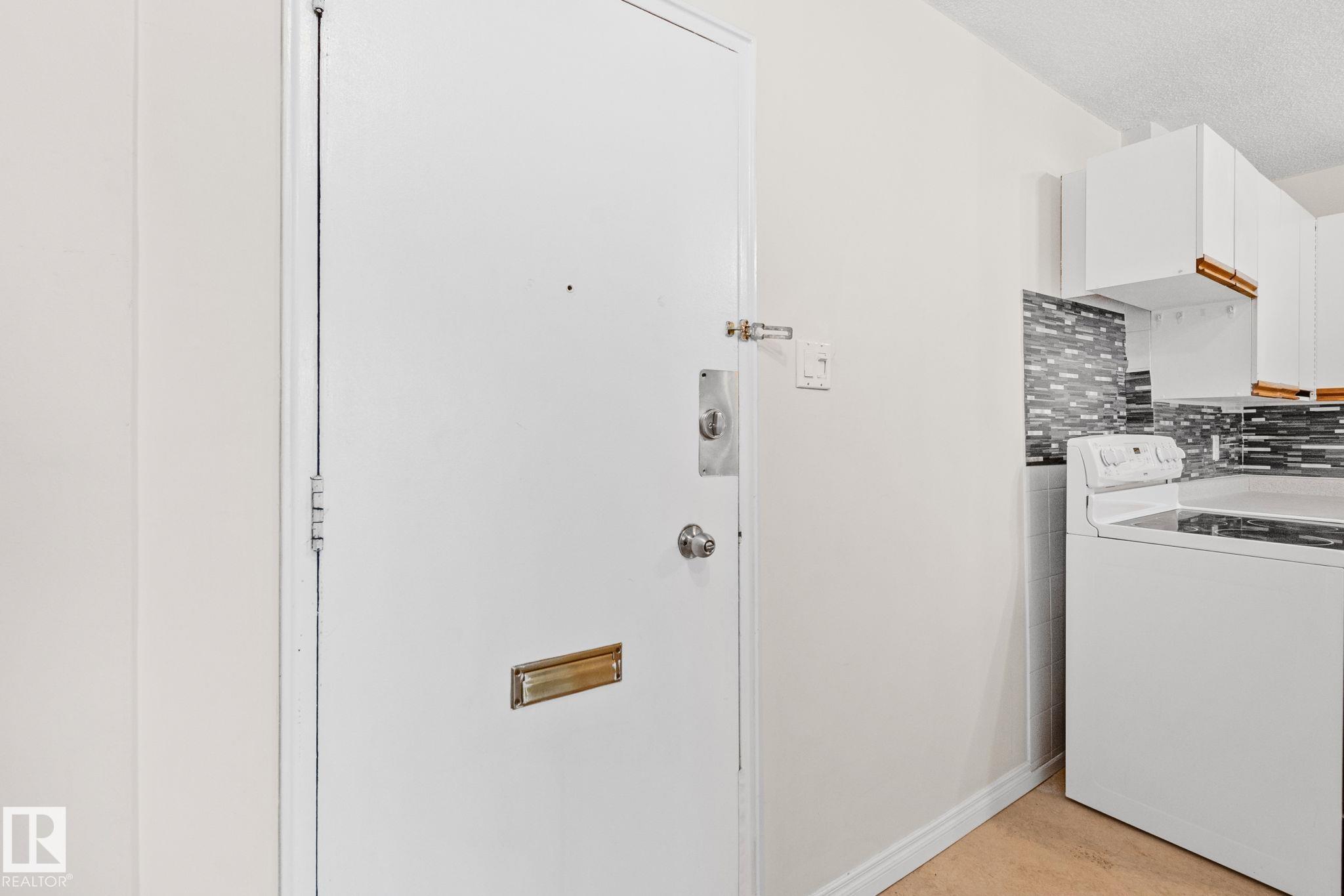 Photo 6 at 205 - 9940 112 Street NW, Wîhkwêntôwin, Edmonton