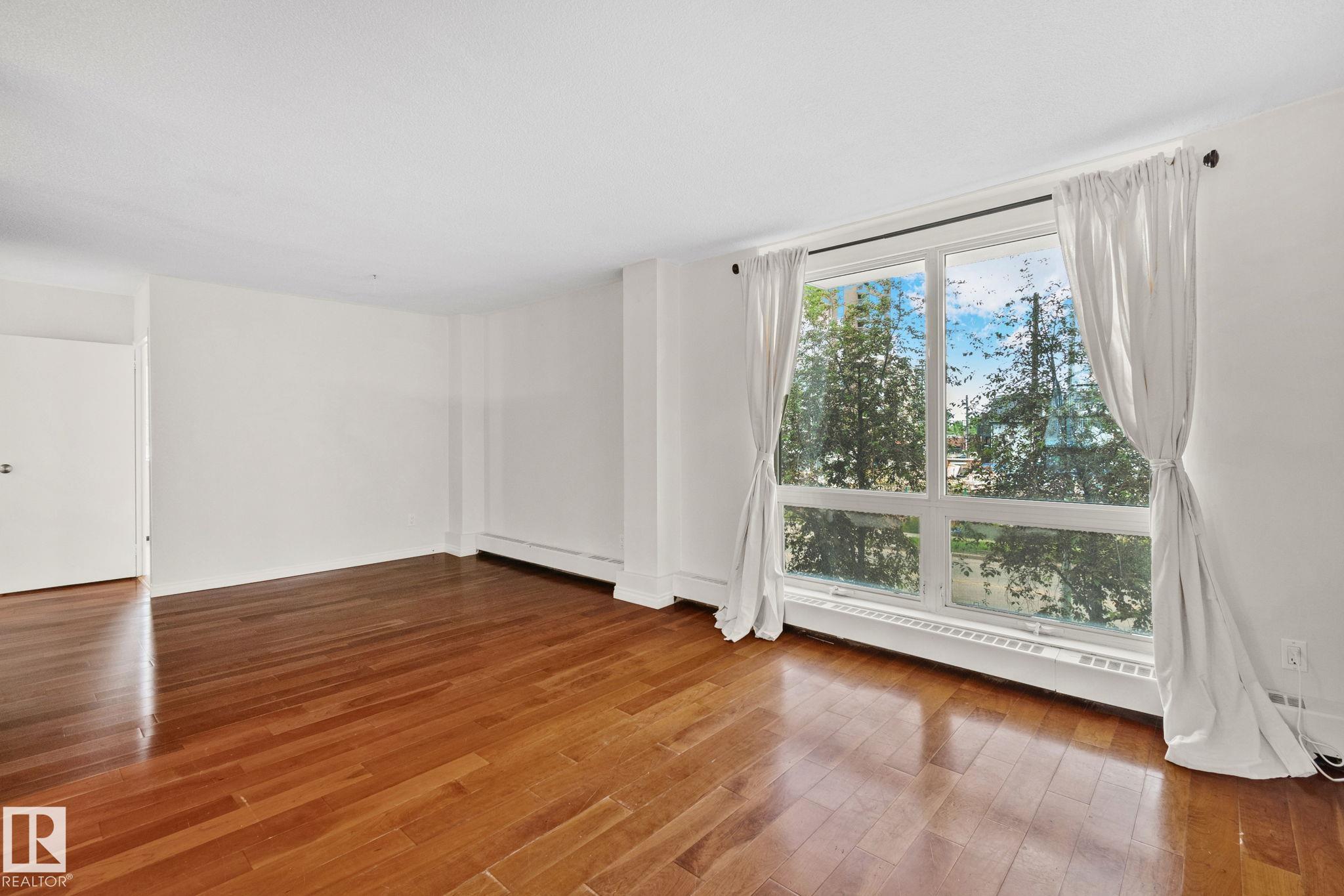 Photo 9 at 205 - 9940 112 Street NW, Wîhkwêntôwin, Edmonton