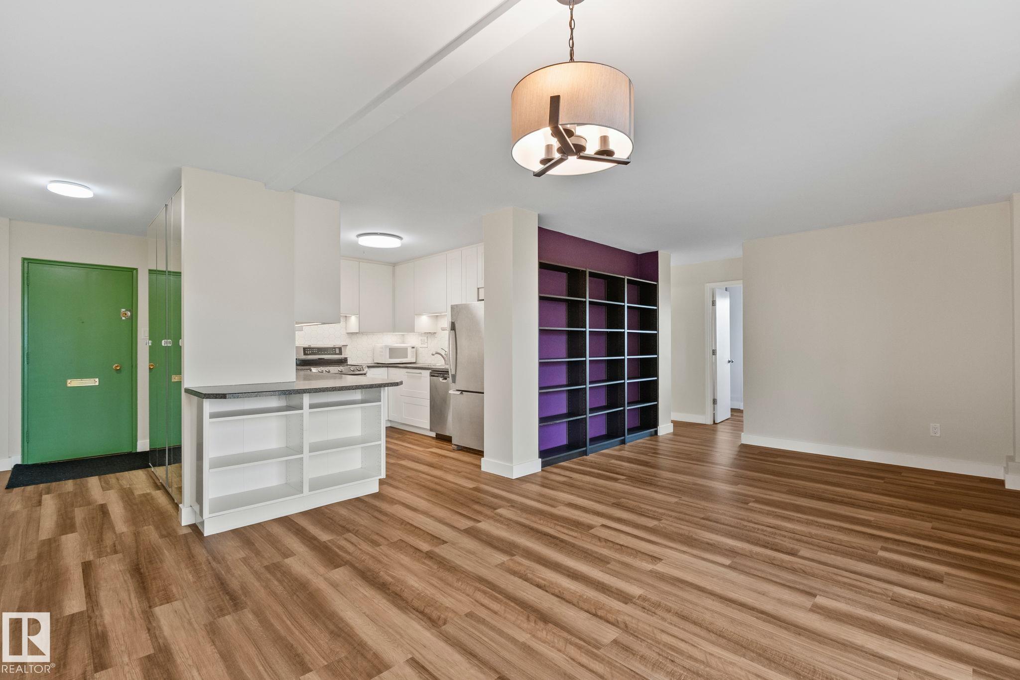 705 - 9940 112 Street NW, Wîhkwêntôwin, Edmonton