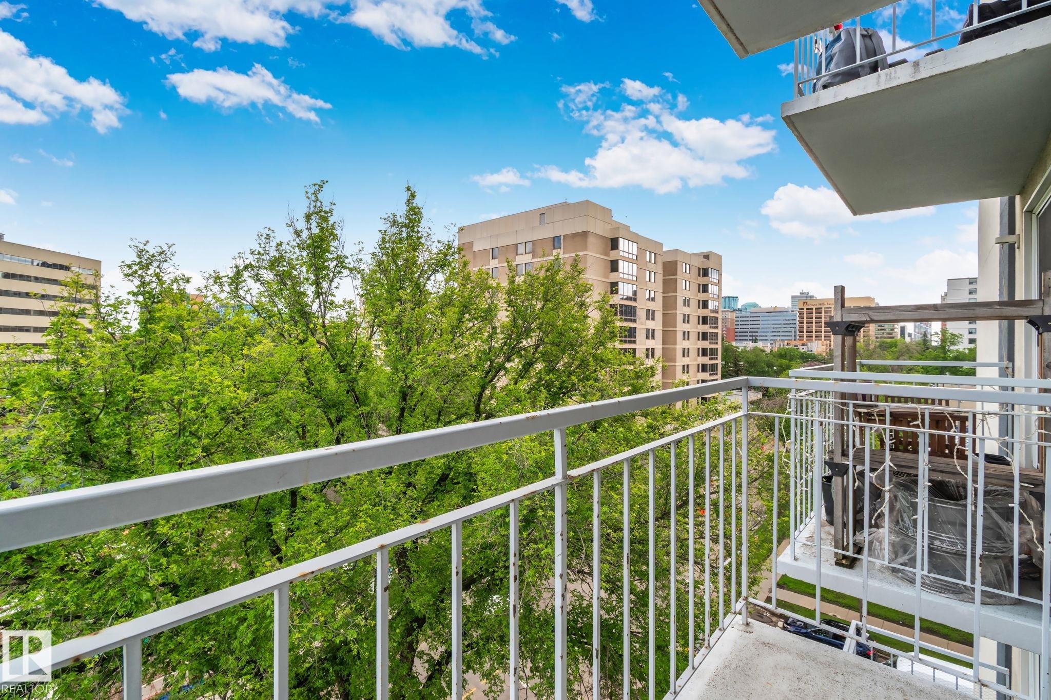 Photo 13 at 705 - 9940 112 Street NW, Wîhkwêntôwin, Edmonton