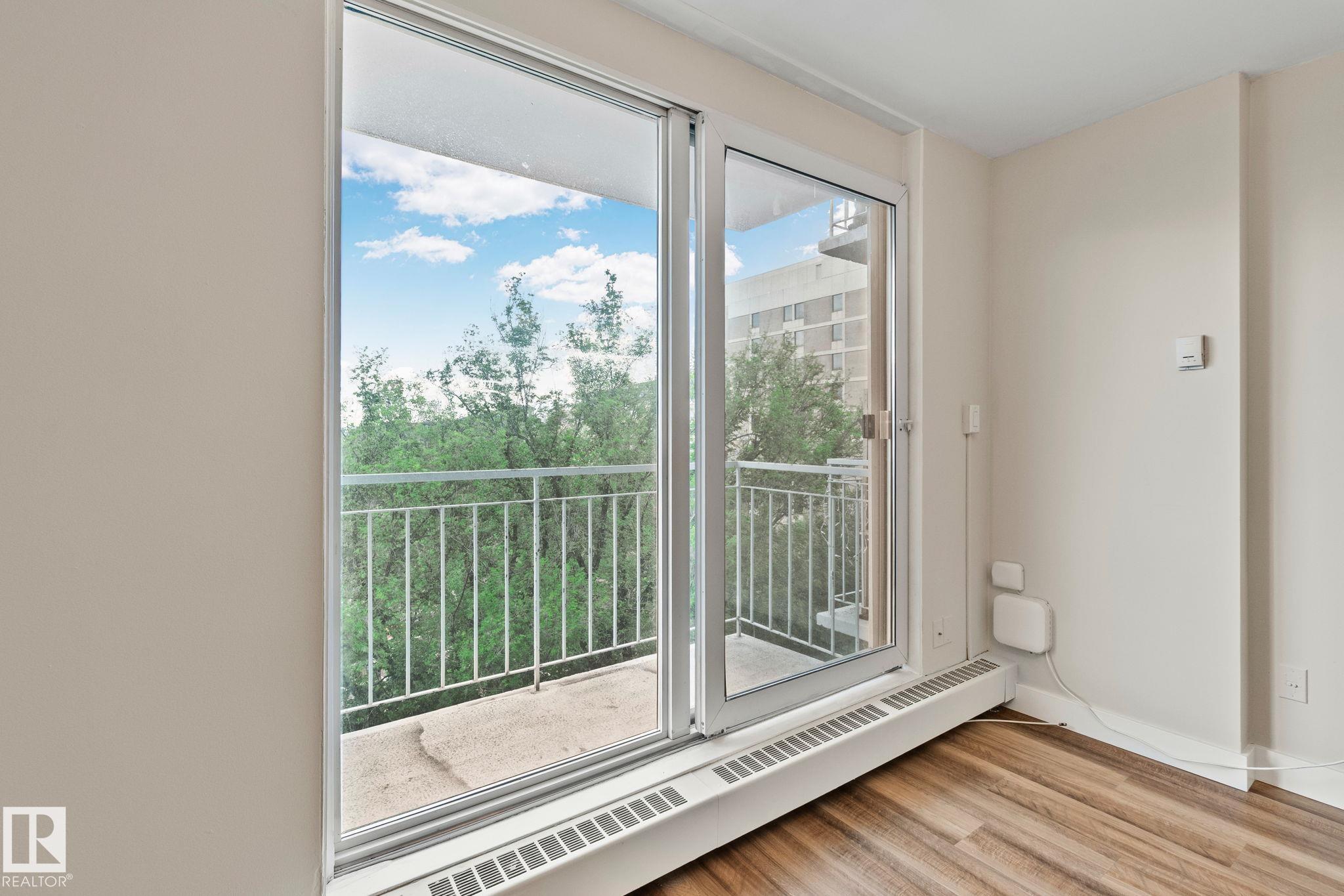 Photo 14 at 705 - 9940 112 Street NW, Wîhkwêntôwin, Edmonton