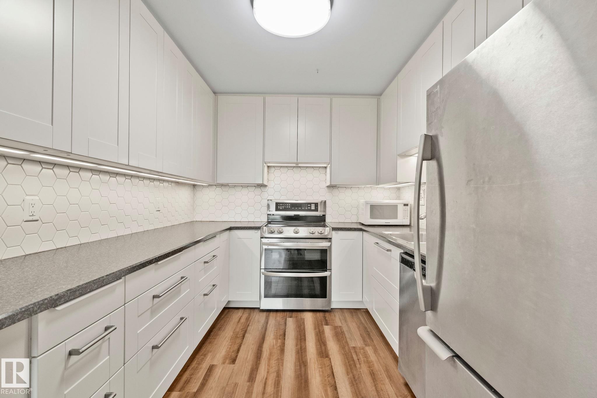705 - 9940 112 Street NW, Wîhkwêntôwin, Edmonton