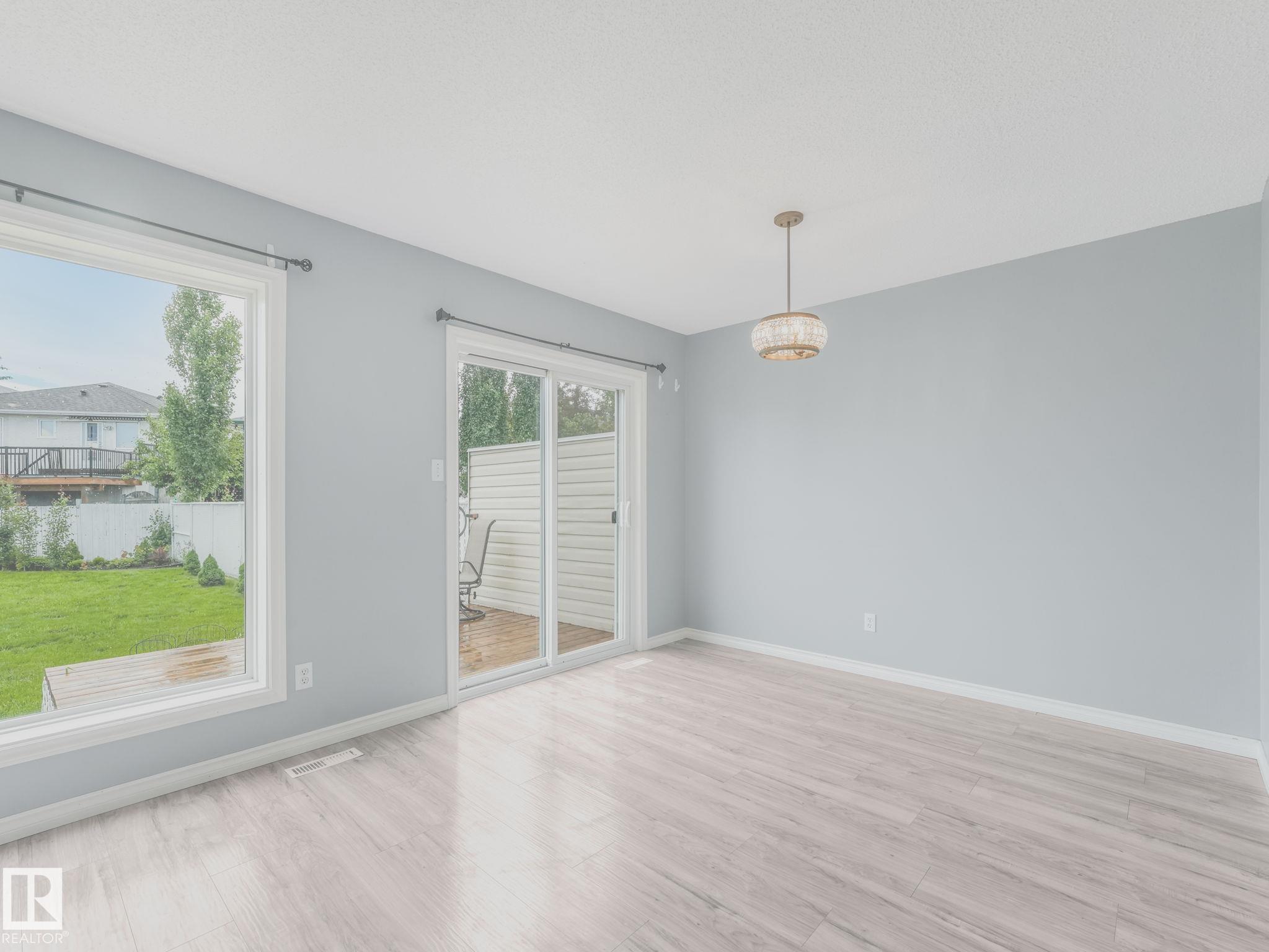 Photo 13 at 6828 159a Avenue NW, Ozerna, Edmonton