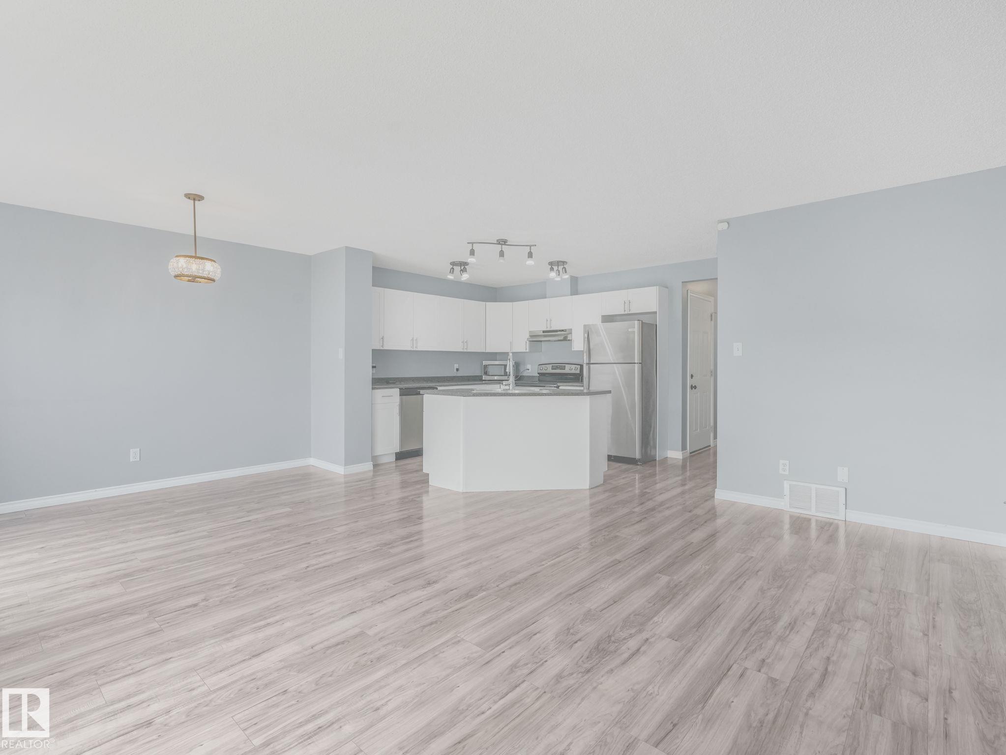 Photo 18 at 6828 159a Avenue NW, Ozerna, Edmonton