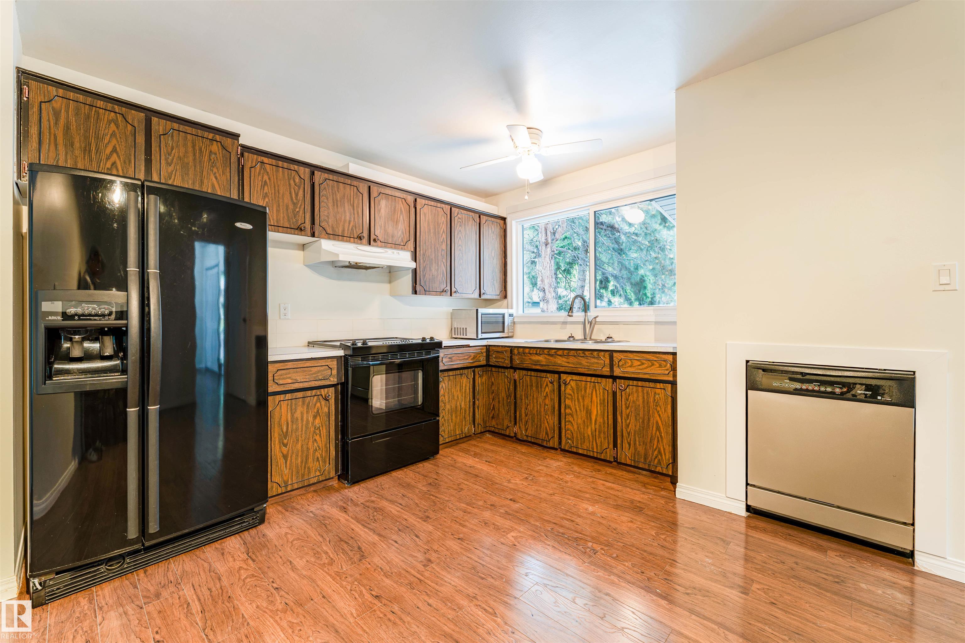 60 Fenwick Crescent, Forest Lawn, St. Albert