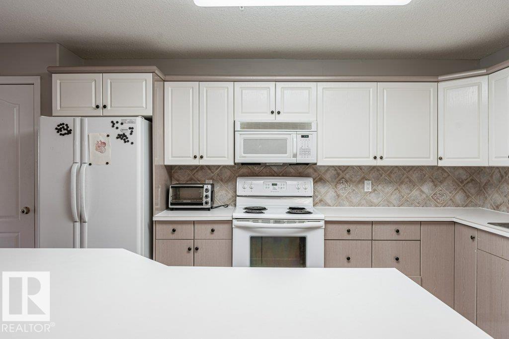 Photo 11 at 101 - 10421 42 Avenue NW, Rideau Park, Edmonton