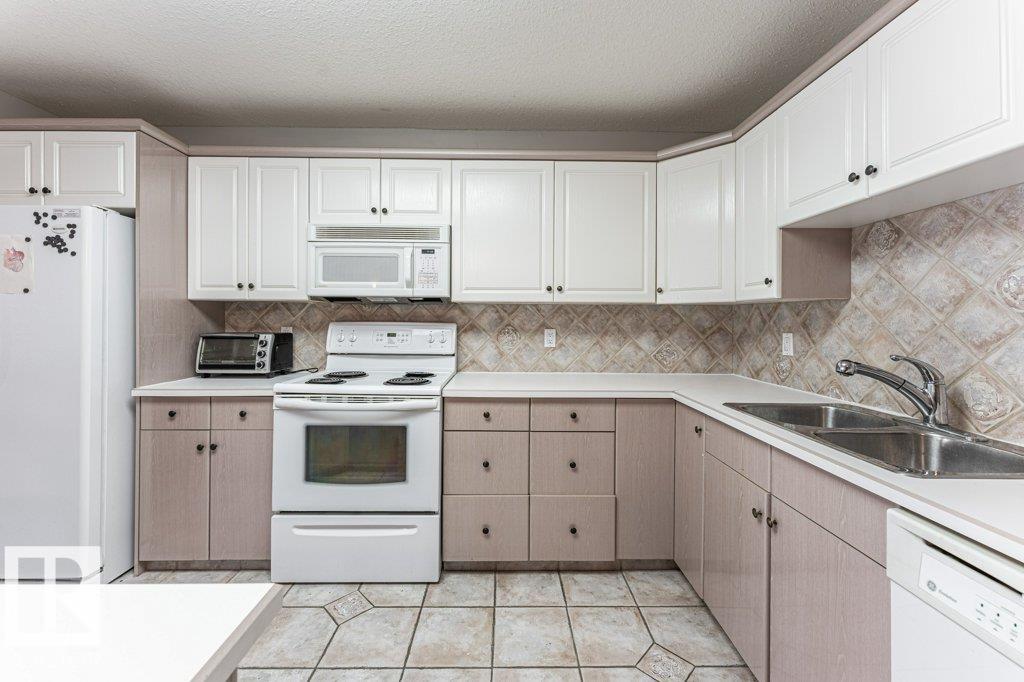 Photo 12 at 101 - 10421 42 Avenue NW, Rideau Park, Edmonton