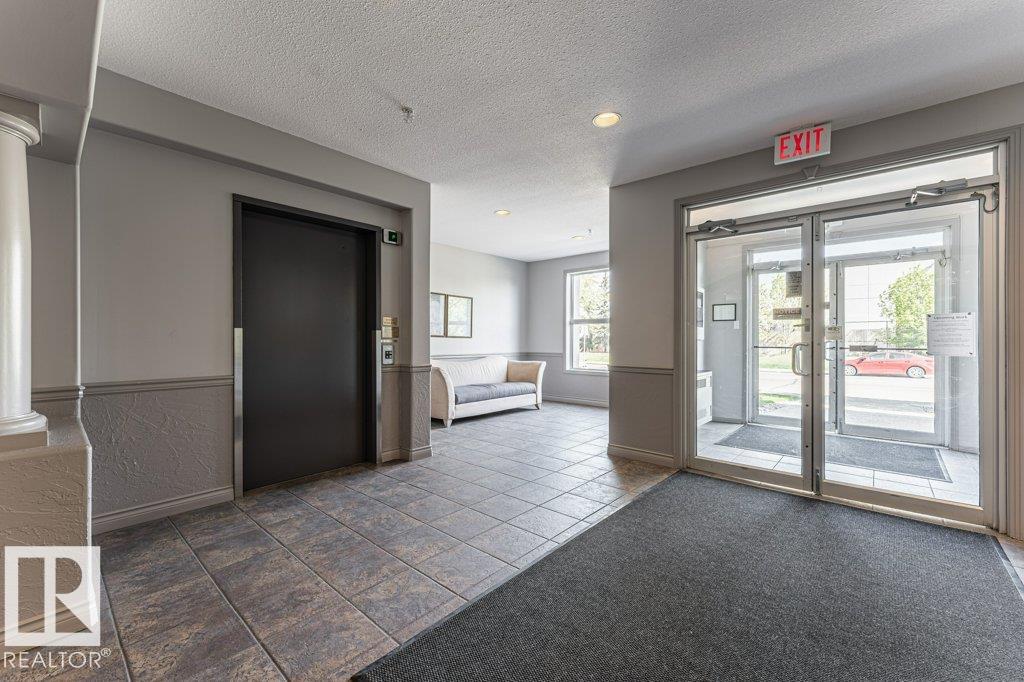 Photo 3 at 101 - 10421 42 Avenue NW, Rideau Park, Edmonton