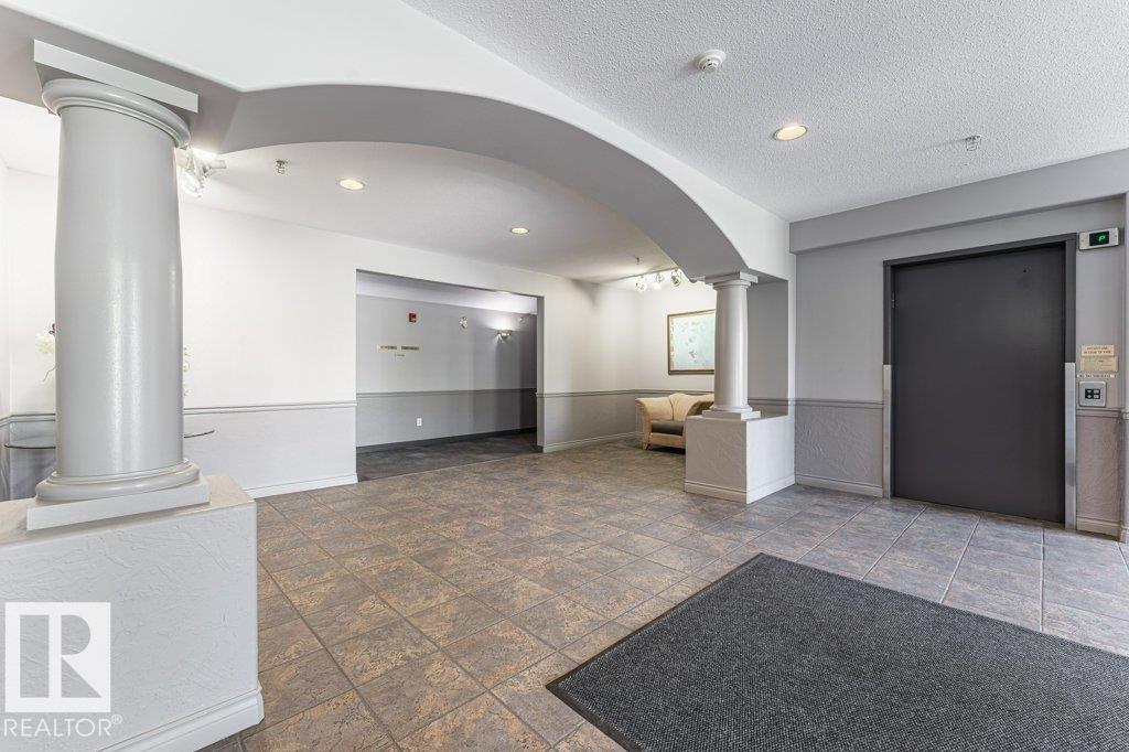 Photo 4 at 101 - 10421 42 Avenue NW, Rideau Park, Edmonton
