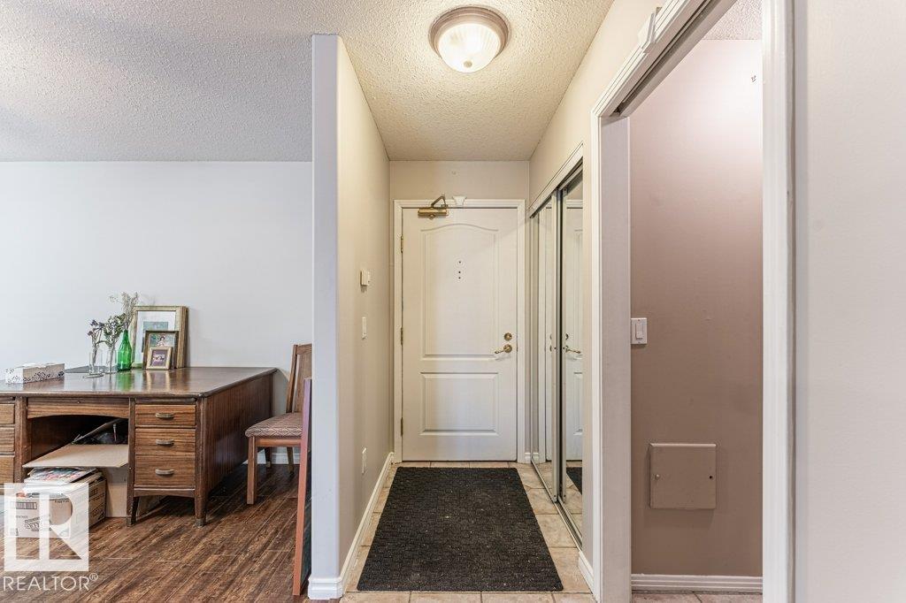 Photo 5 at 101 - 10421 42 Avenue NW, Rideau Park, Edmonton