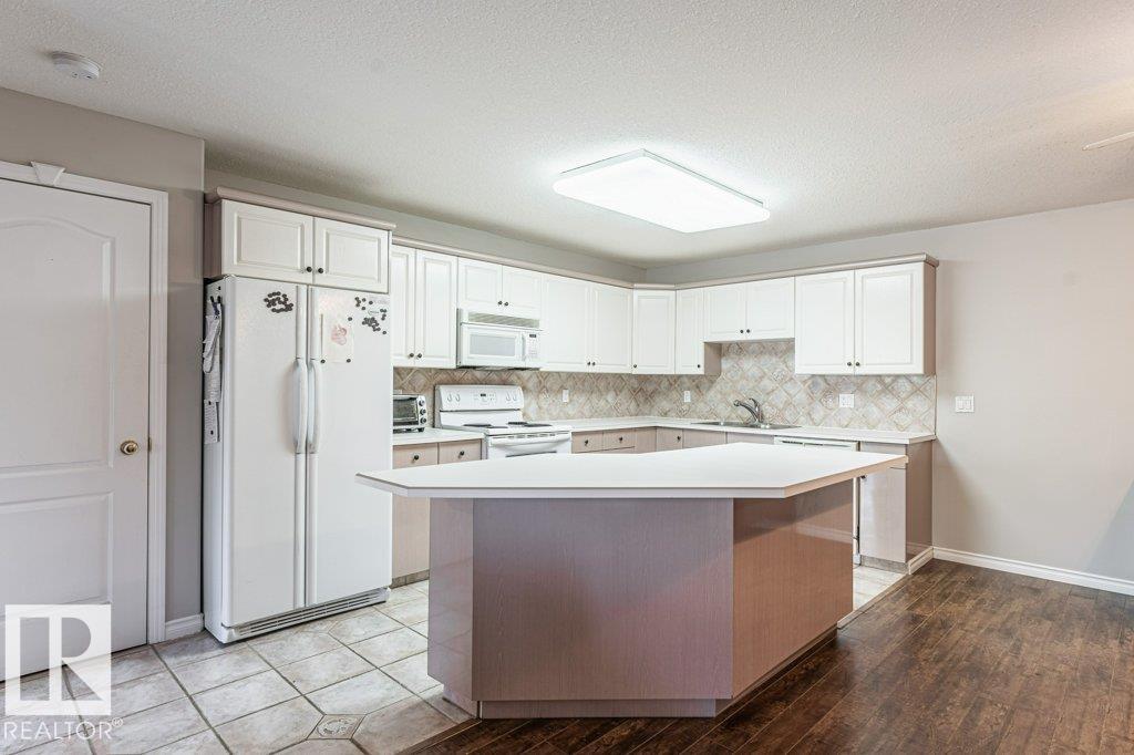 Photo 10 at 101 - 10421 42 Avenue NW, Rideau Park, Edmonton