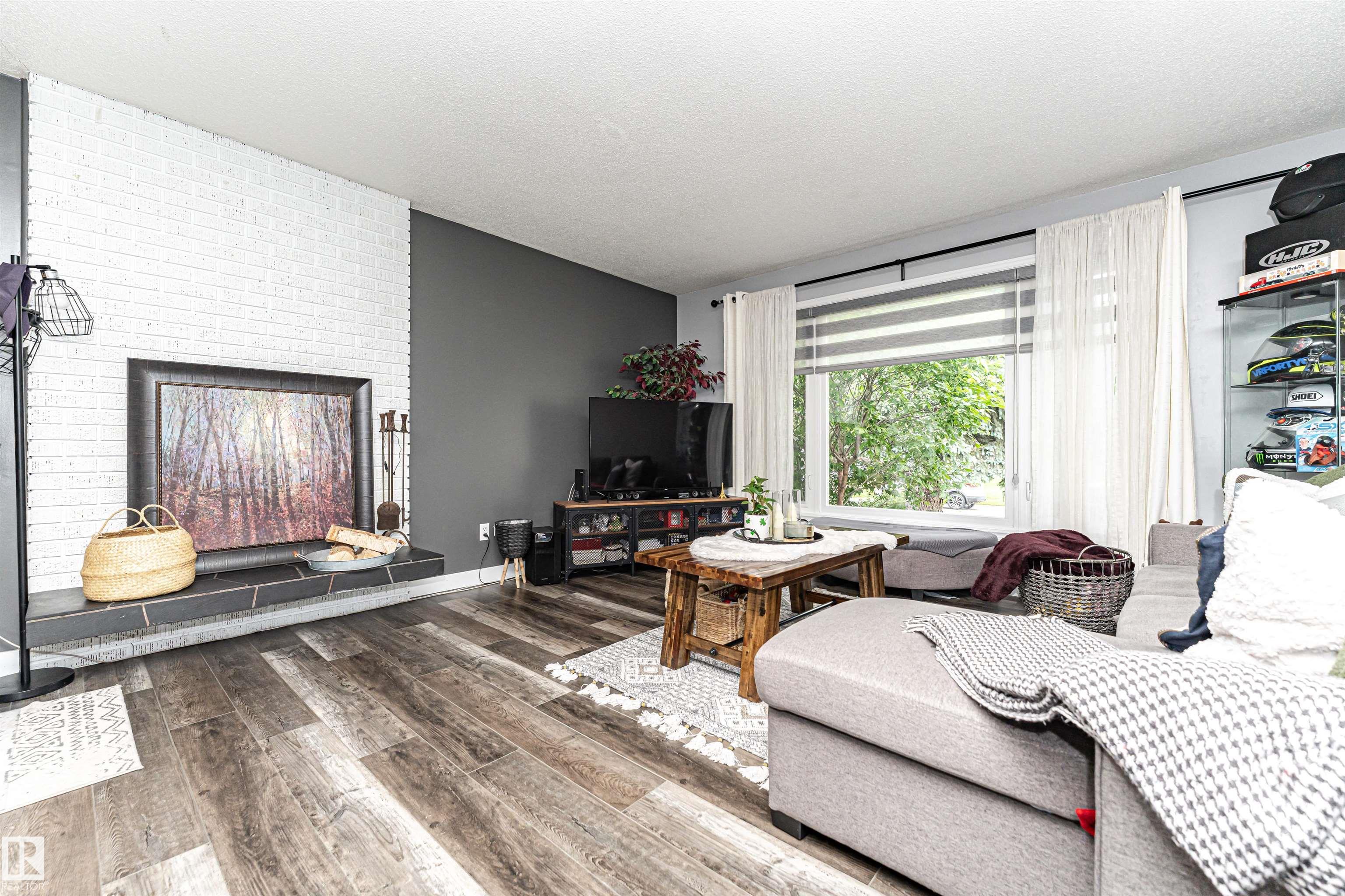 Photo 6 at 36 Greenwood Way, Maplewood, Sherwood Park