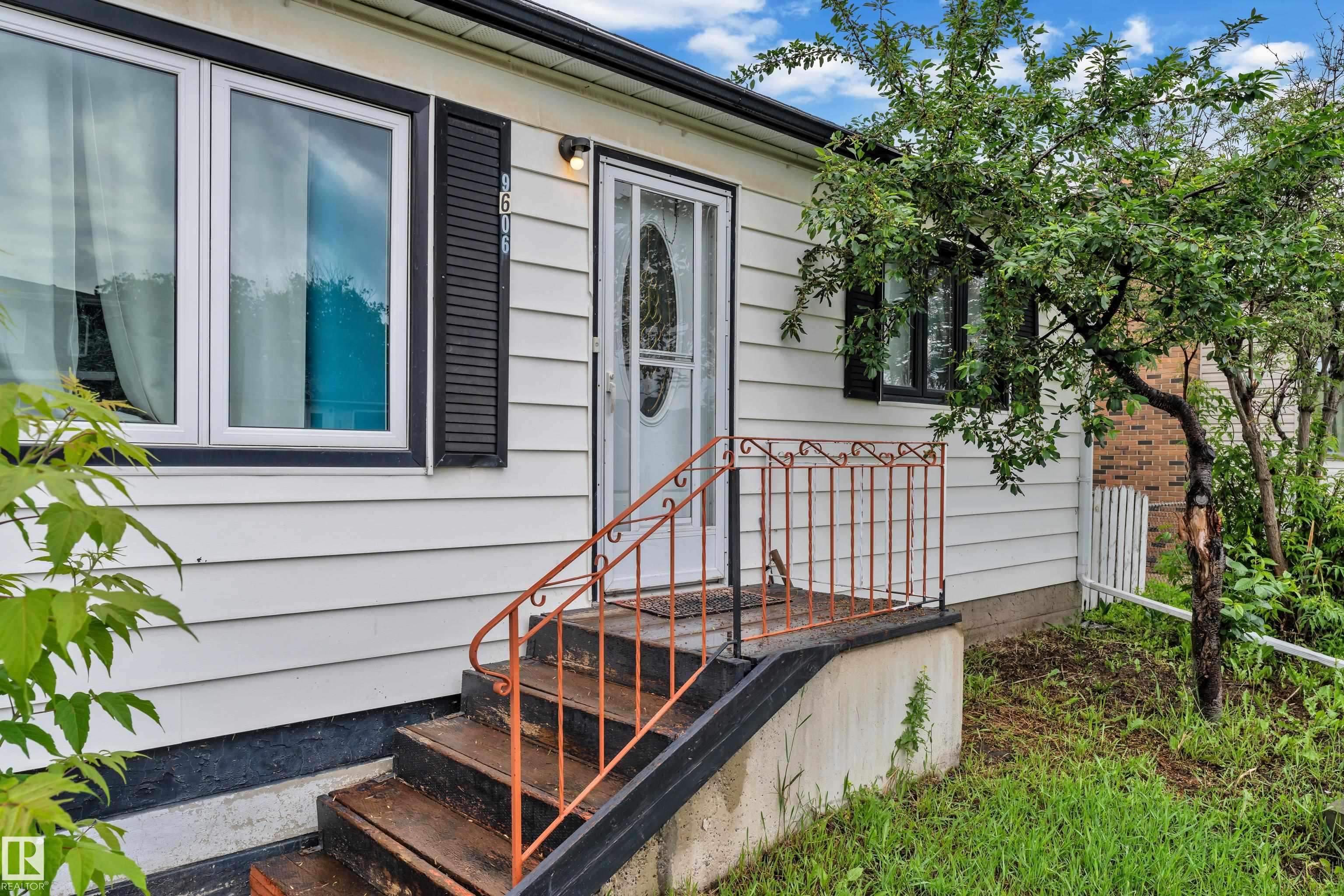 Photo 2 at 9606 161 Street NW, Glenwood, Edmonton
