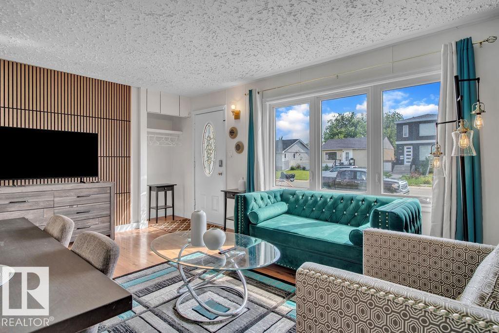 Photo 8 at 9606 161 Street NW, Glenwood, Edmonton