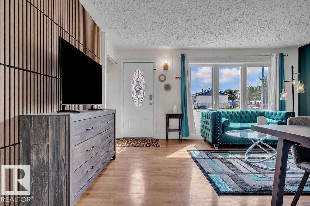 Photo 9 at 9606 161 Street NW, Glenwood, Edmonton