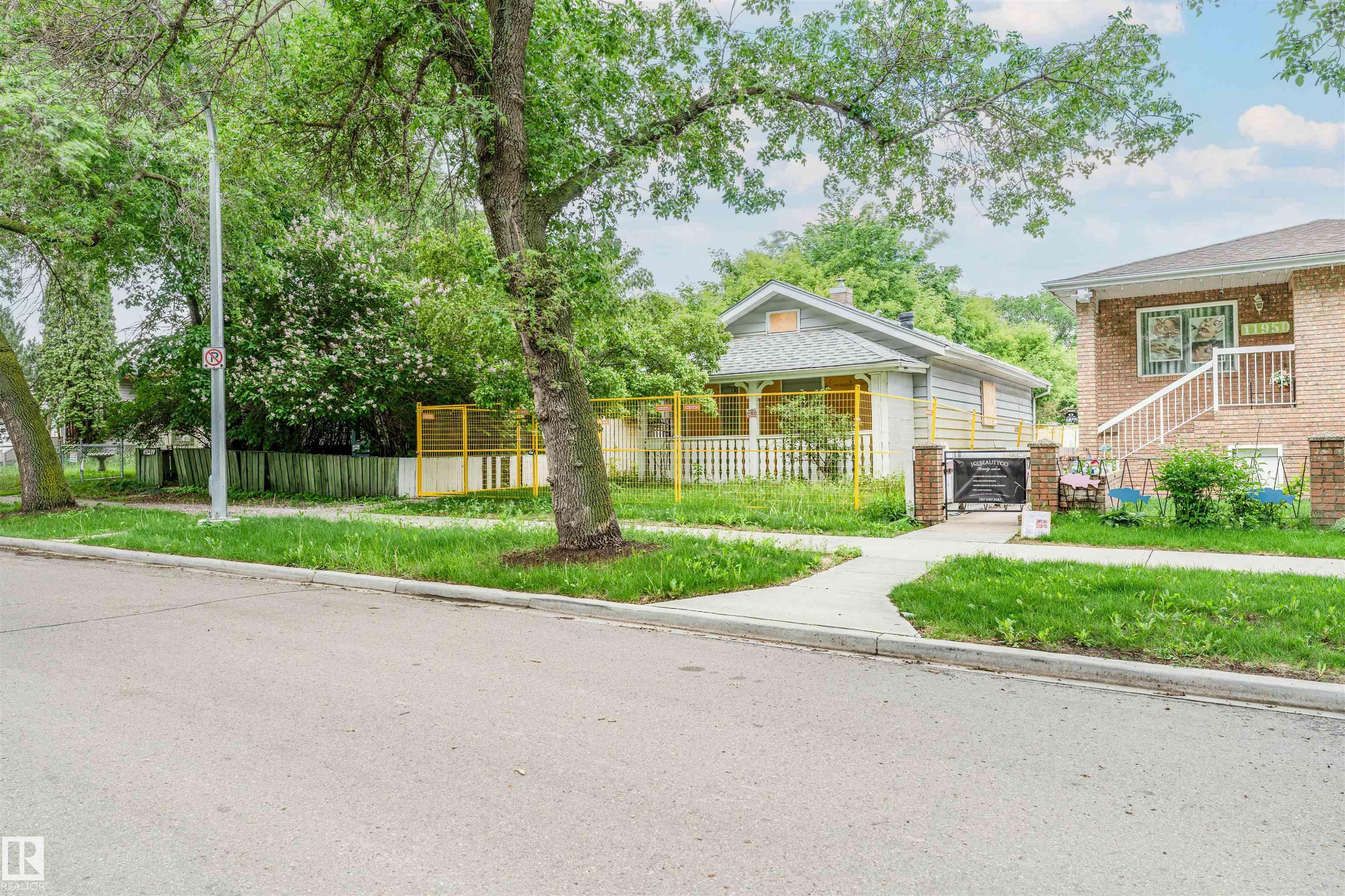 Photo 14 at 11944 68 Street NW, Montrose, Edmonton