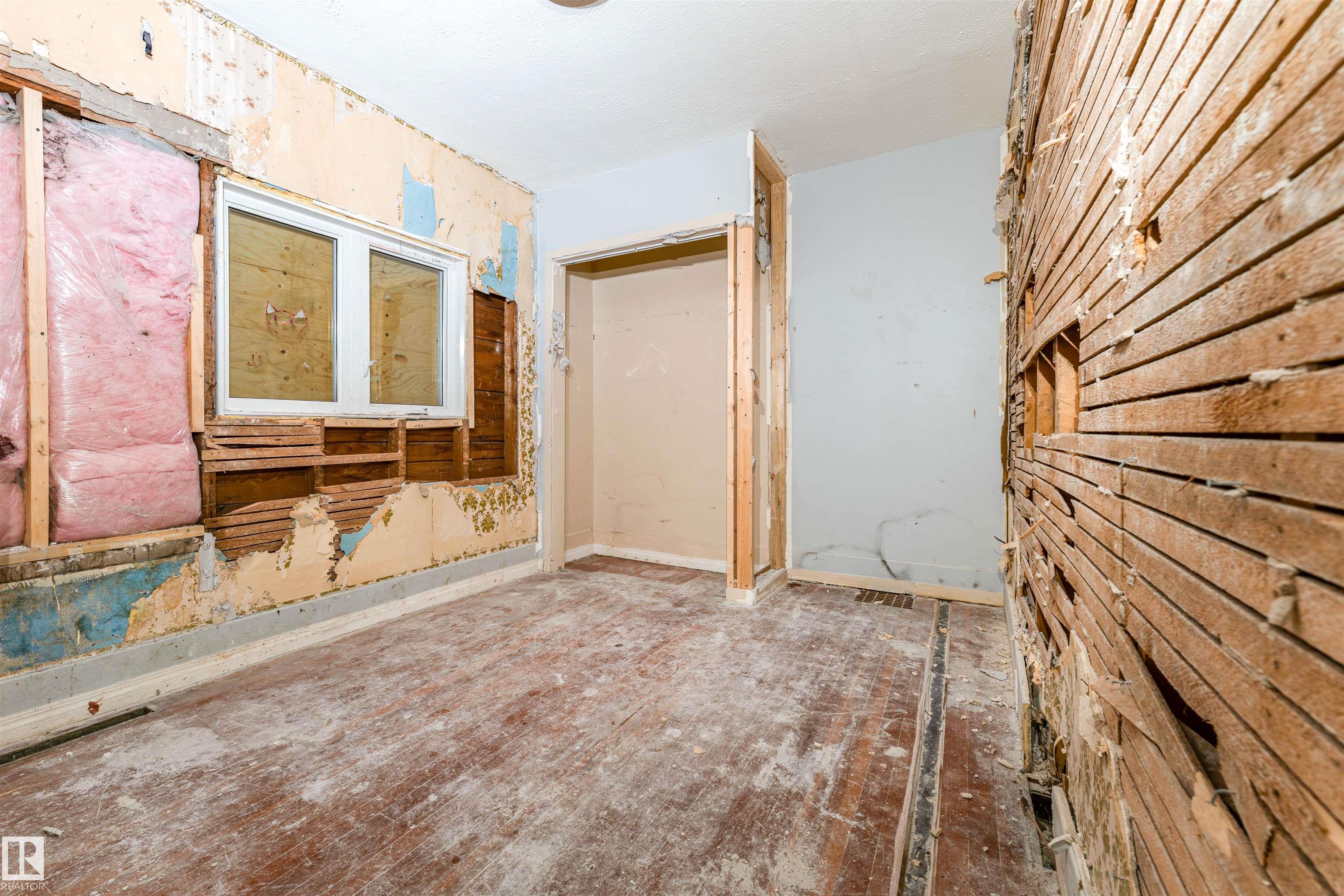 Photo 6 at 11944 68 Street NW, Montrose, Edmonton