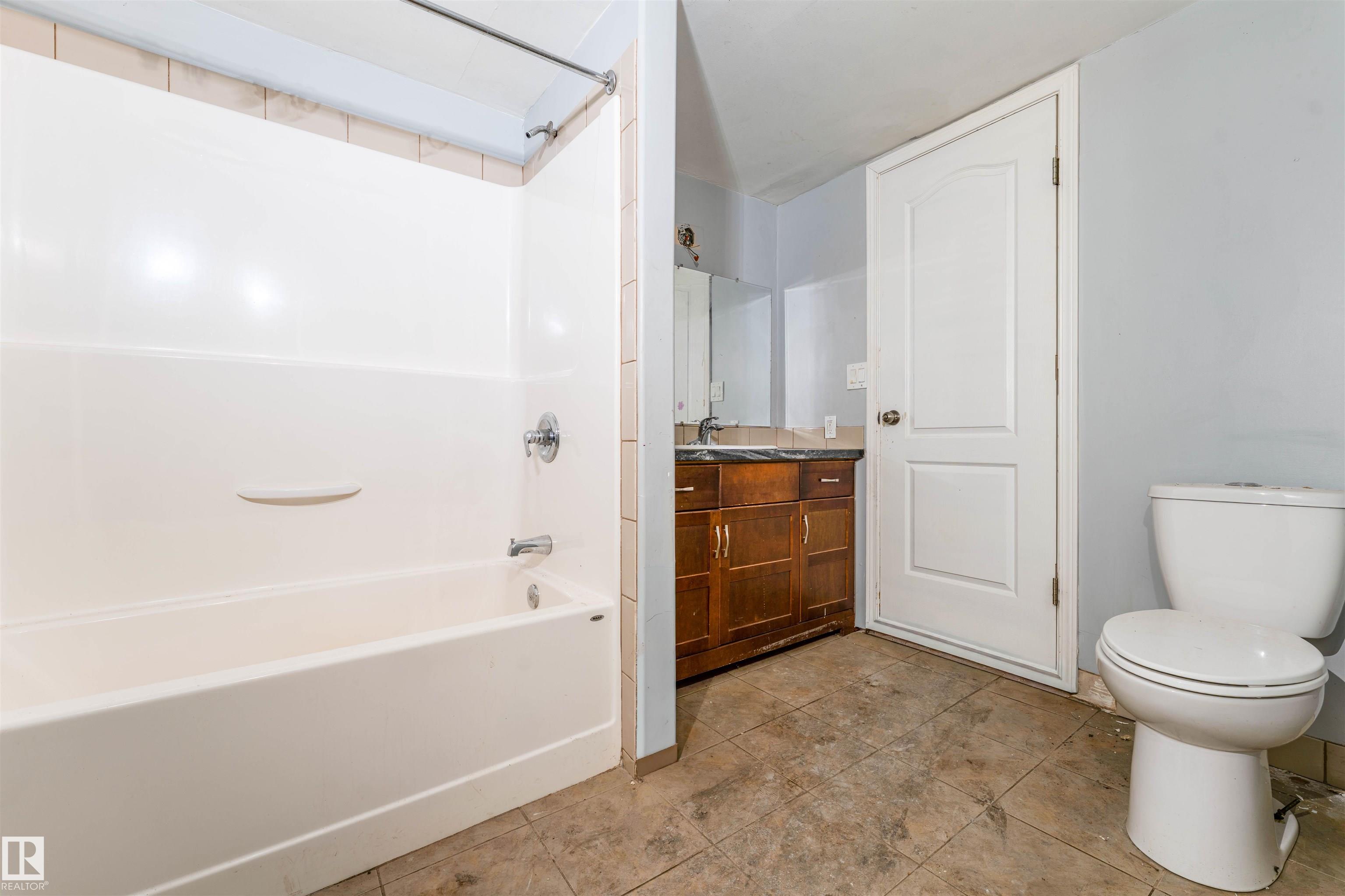 Photo 7 at 11944 68 Street NW, Montrose, Edmonton