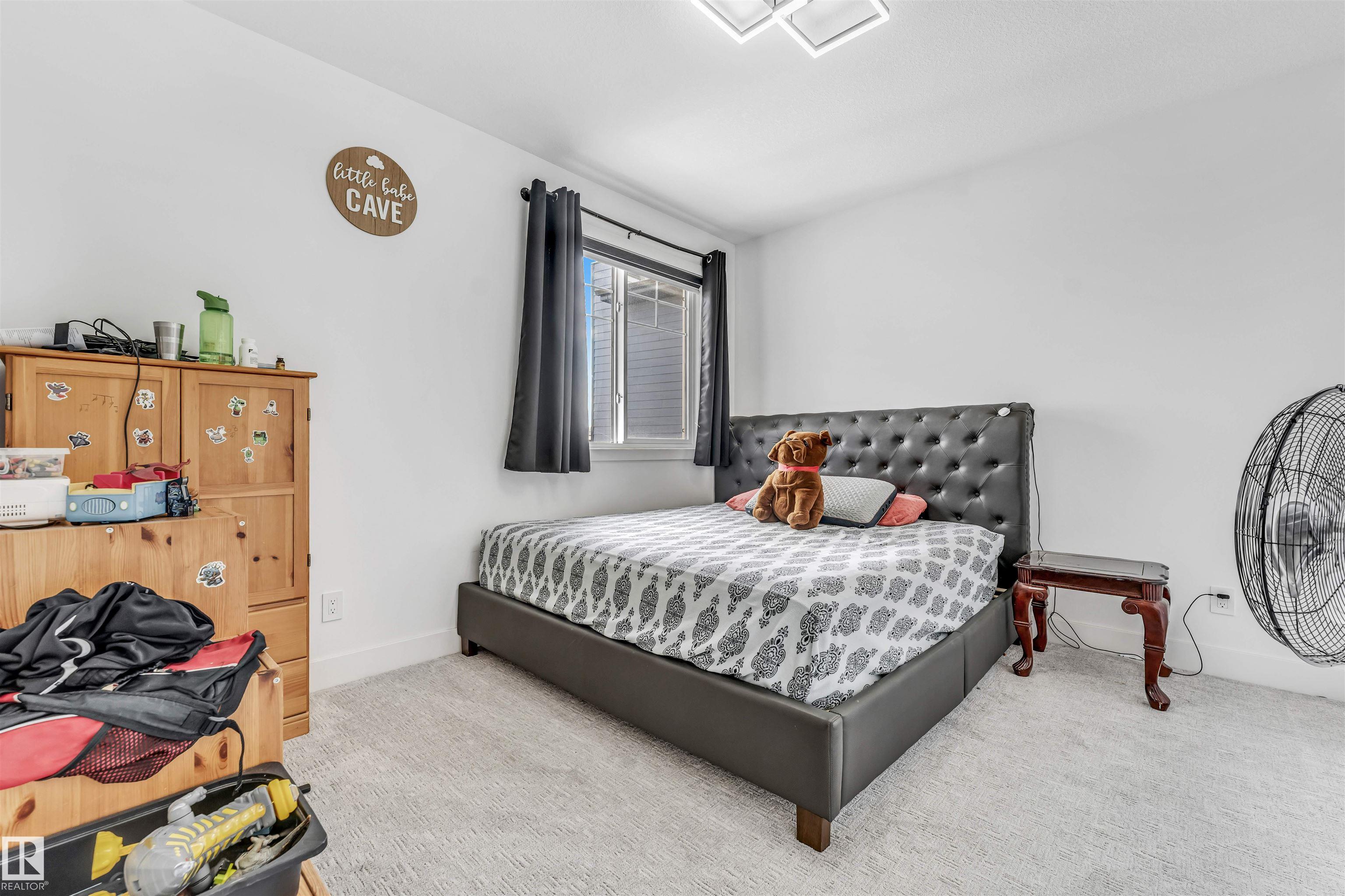 https://zimg.paragon.ice.com/ParagonImages/Property/PM/RAE/225407661/24/0/0/8decc552200adba1b4143d4c0b03b59c/1/658895935557856b779b578637800647/225407661-2fa6e933-ad52-45a1-8acd-4e65db6ea40e.JPG
