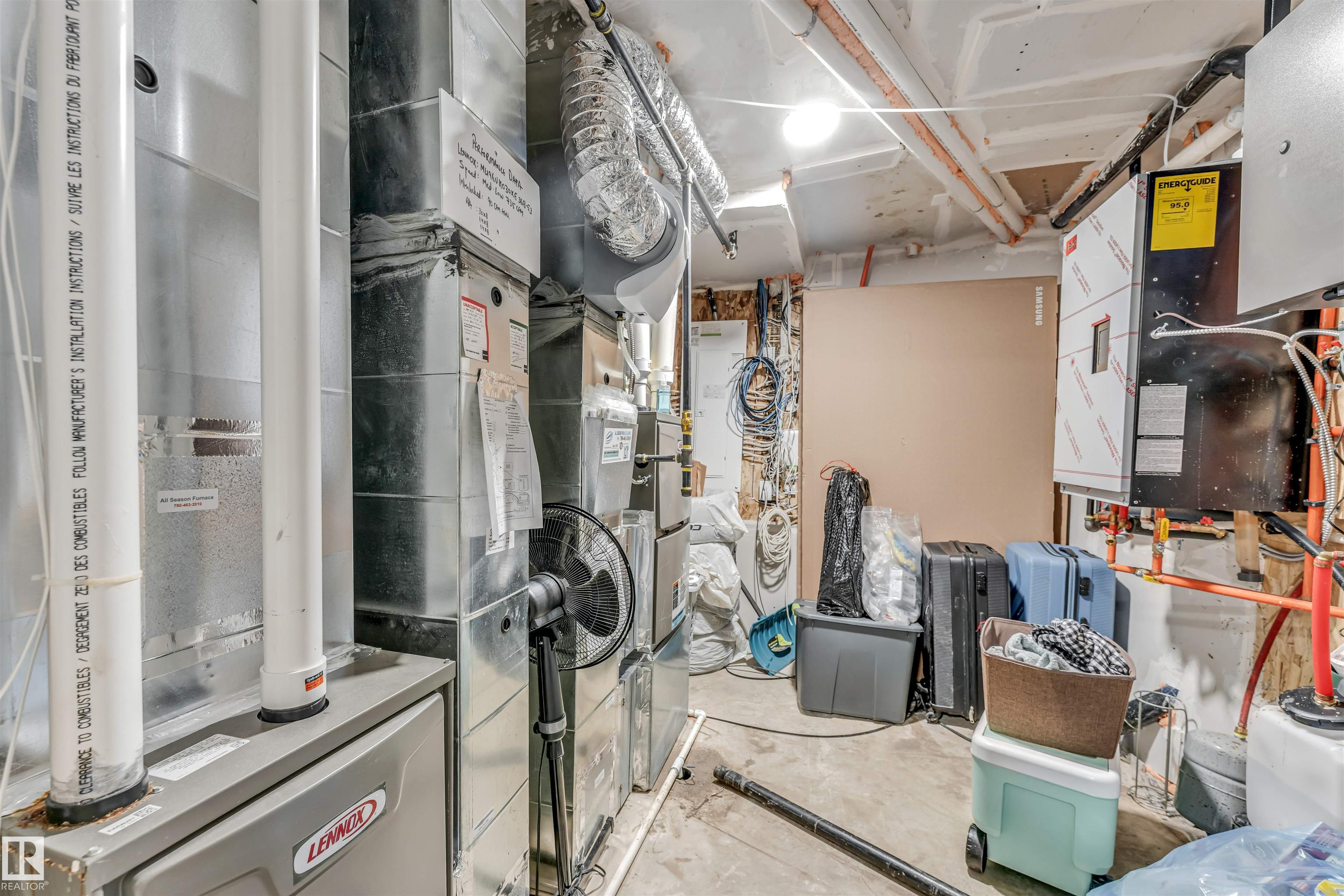 https://zimg.paragon.ice.com/ParagonImages/Property/PM/RAE/225407661/43/0/0/4500f1d8969a17d83bc0c5b5cc4b7379/1/658895935557856b779b578637800647/225407661-4c10b861-5cc3-4886-a913-702ef3a1165e.JPG