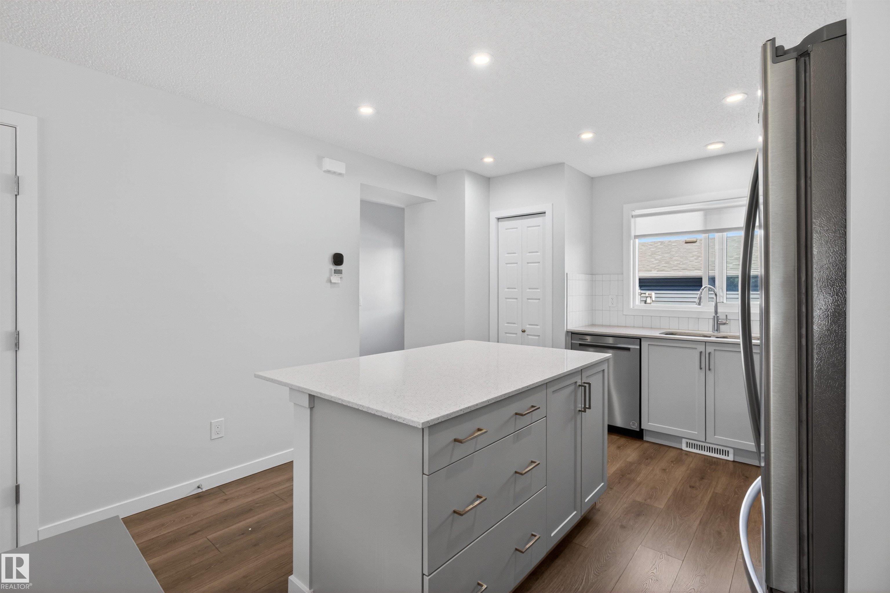 Photo 12 at 2422 Trumpeter Way NW, Trumpeter Area, Edmonton