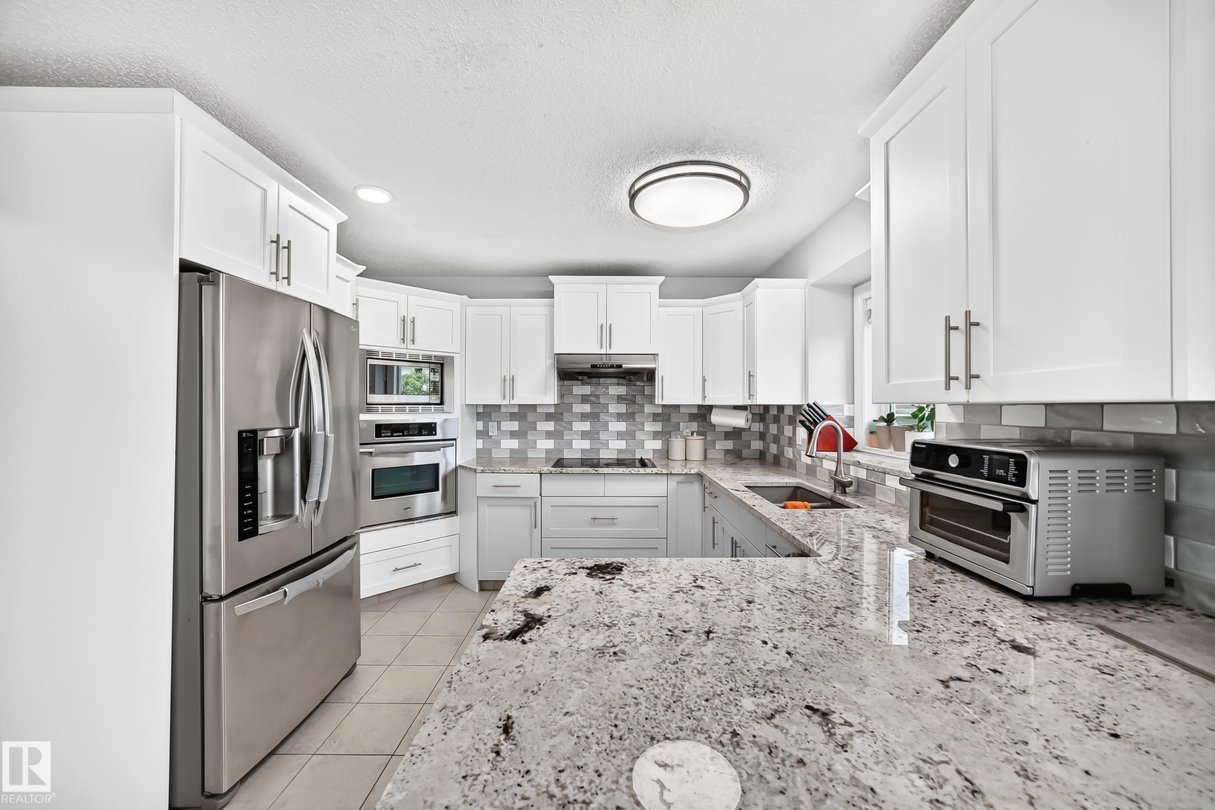 Photo 13 at 4216 47 Street NW, Jackson Heights, Edmonton