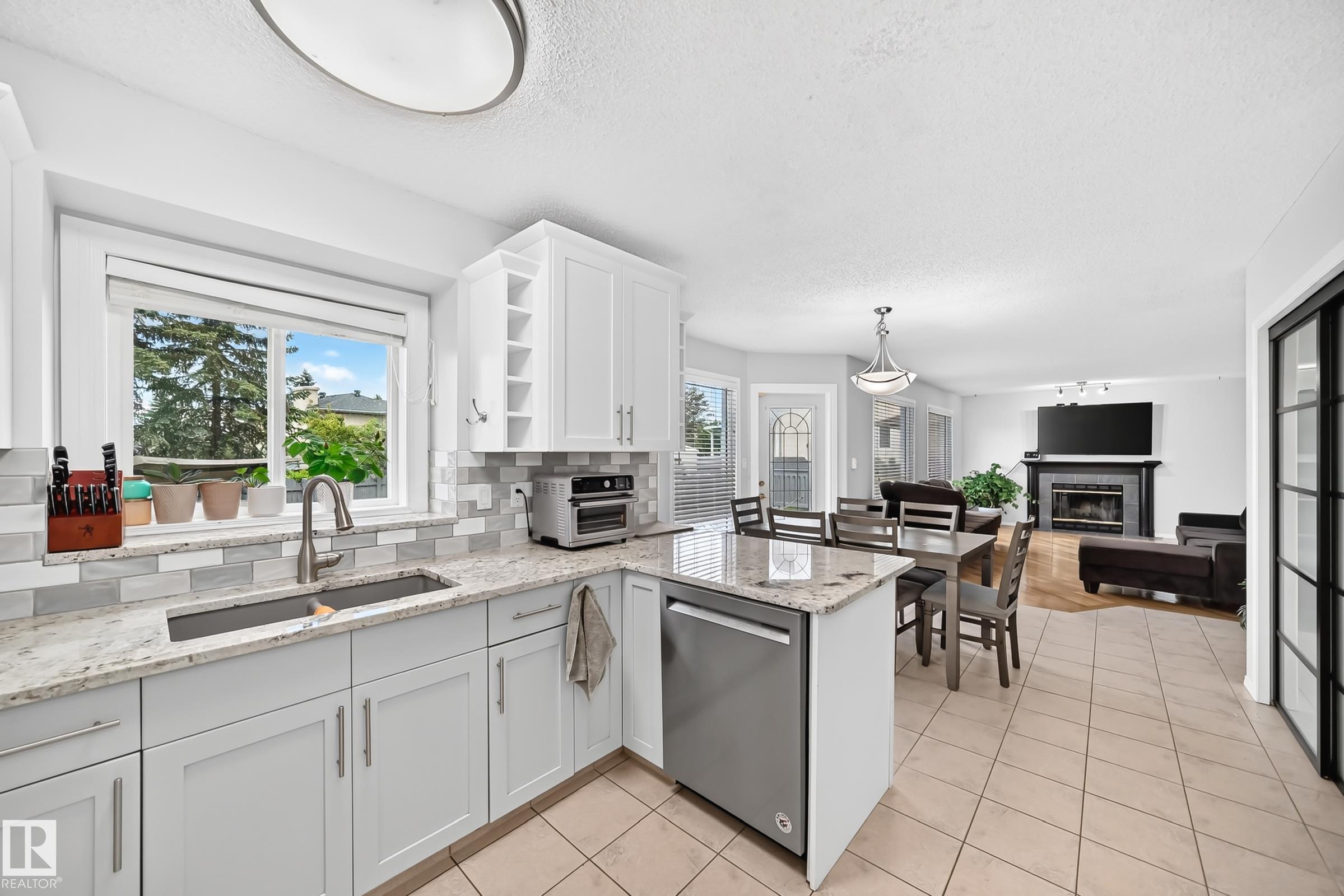 Photo 15 at 4216 47 Street NW, Jackson Heights, Edmonton