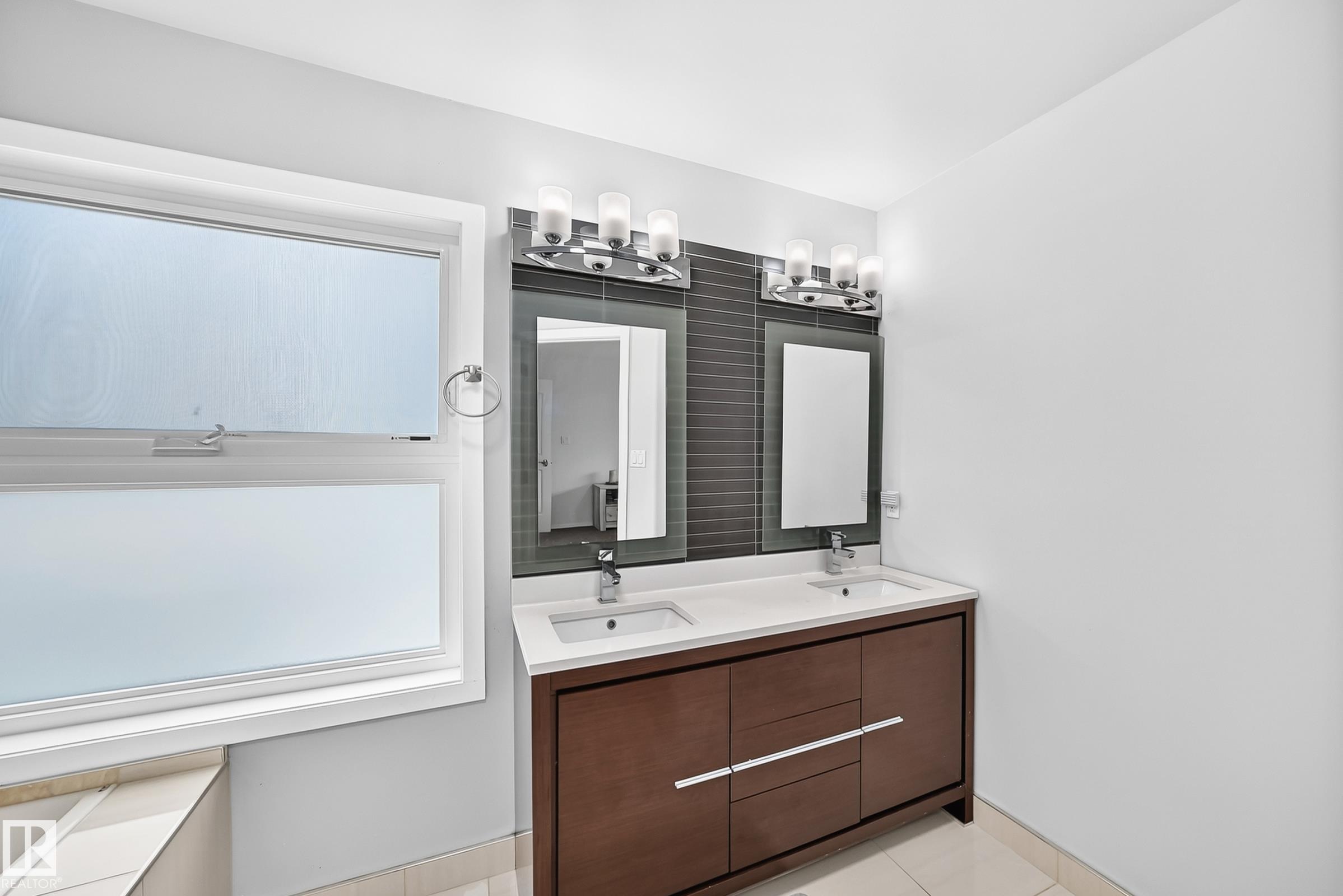 Photo 32 at 4216 47 Street NW, Jackson Heights, Edmonton