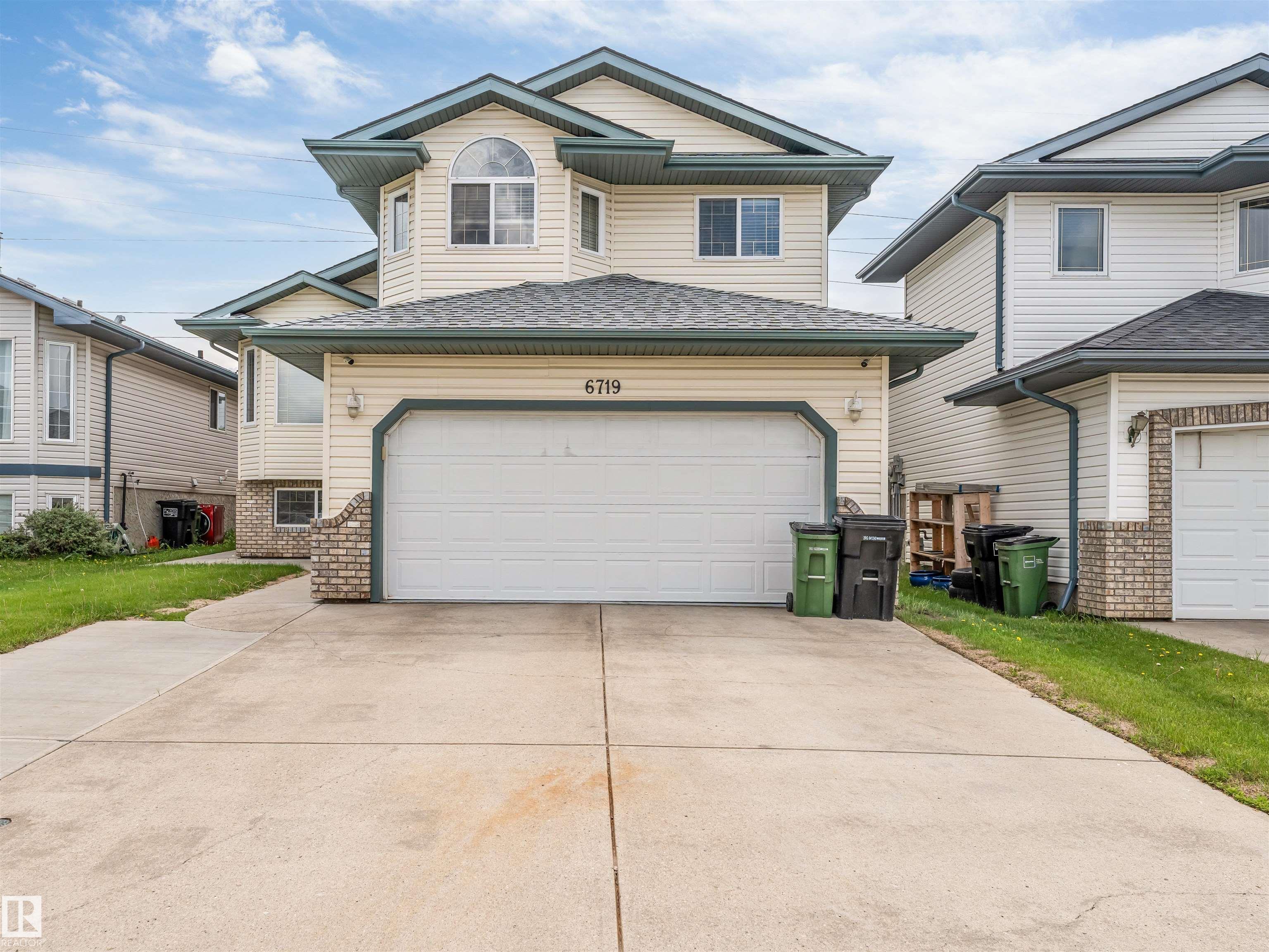 Photo 2 at 6719 164 Avenue NW, Ozerna, Edmonton