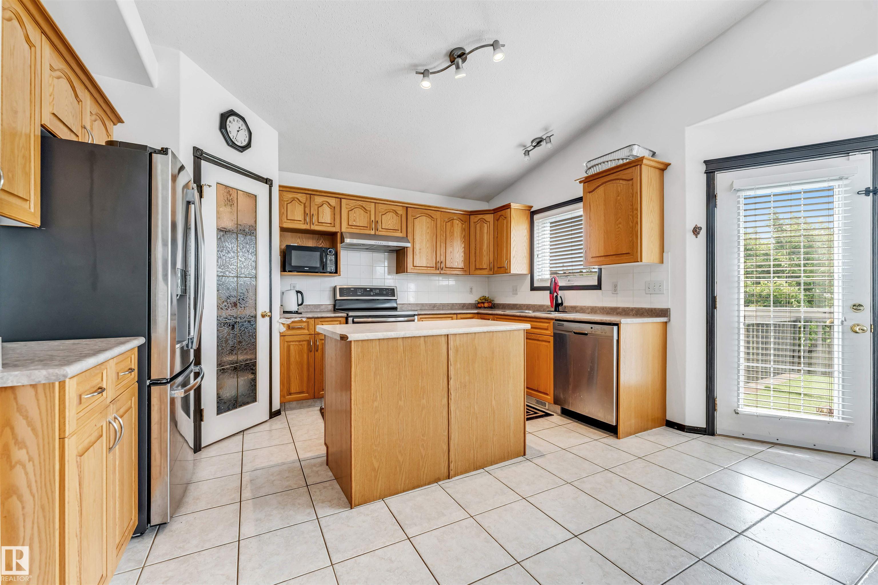 Photo 20 at 6719 164 Avenue NW, Ozerna, Edmonton
