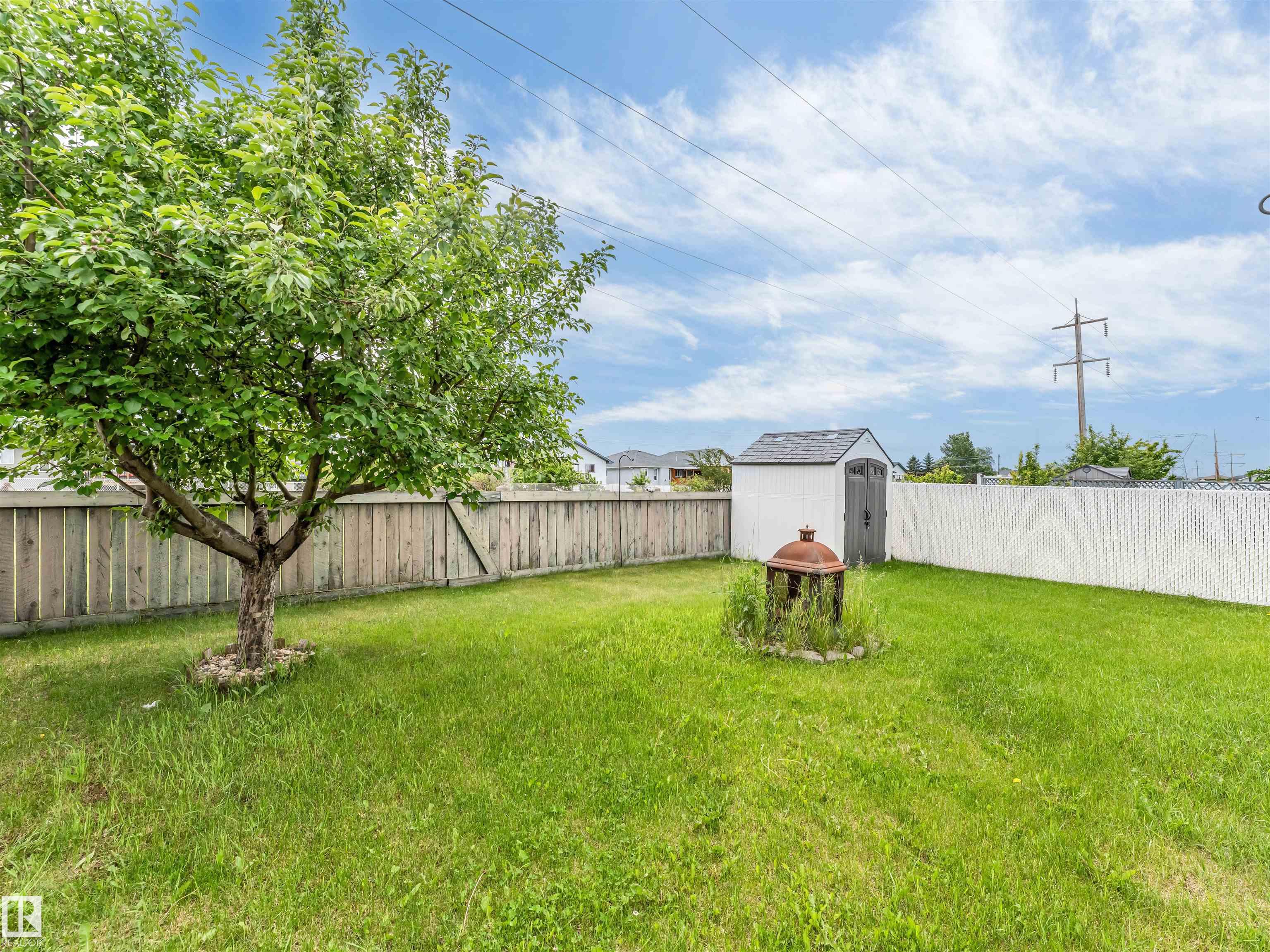 Photo 5 at 6719 164 Avenue NW, Ozerna, Edmonton
